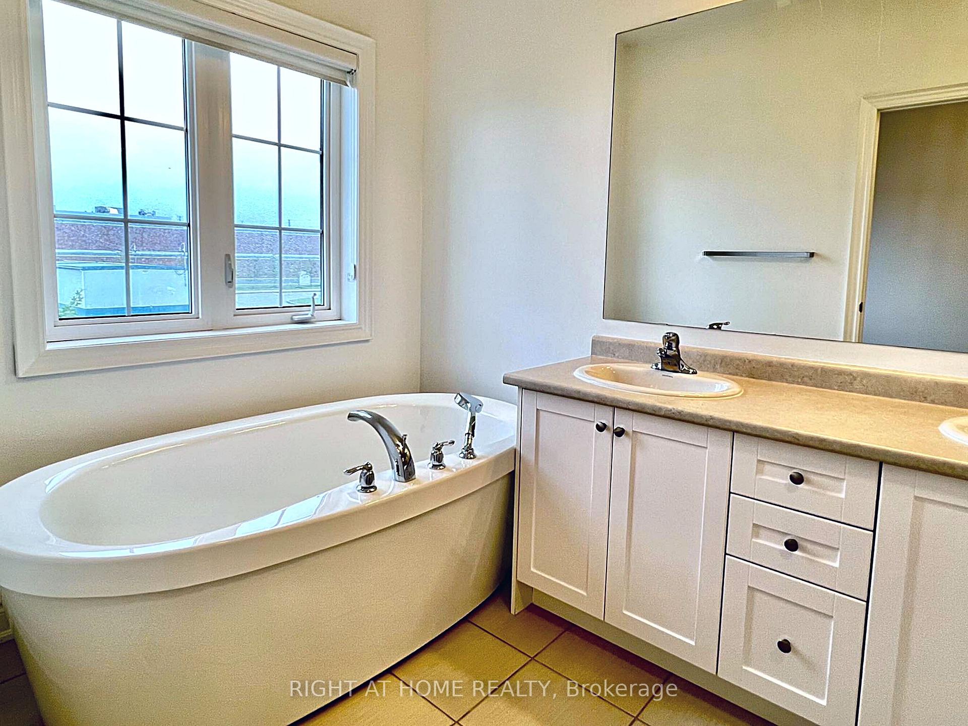 Photo 9 of 110 Hatton Garden Road, Vaughan, Vellore Village — HOMEH