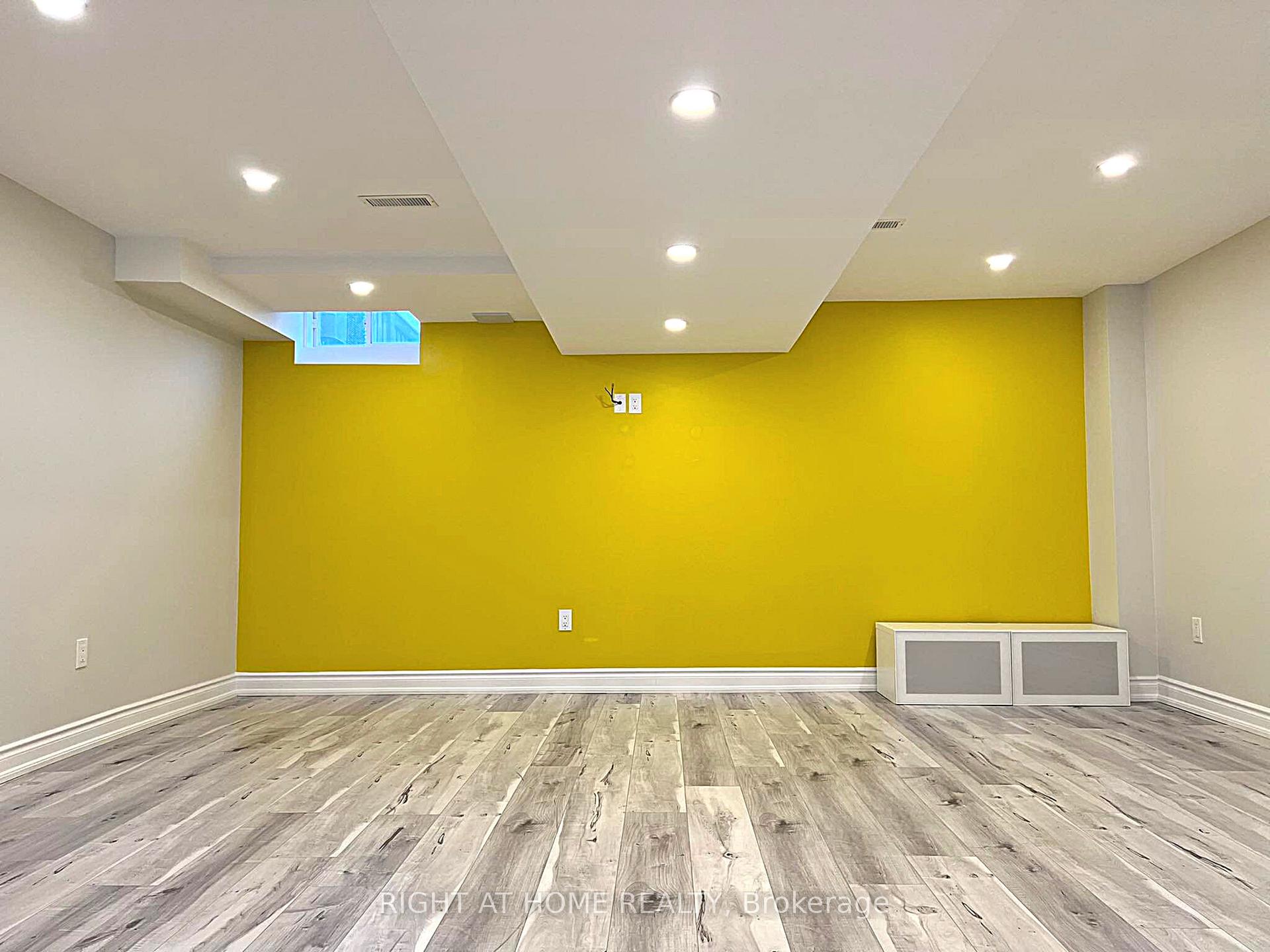 Photo 13 of 110 Hatton Garden Road, Vaughan, Vellore Village — HOMEH