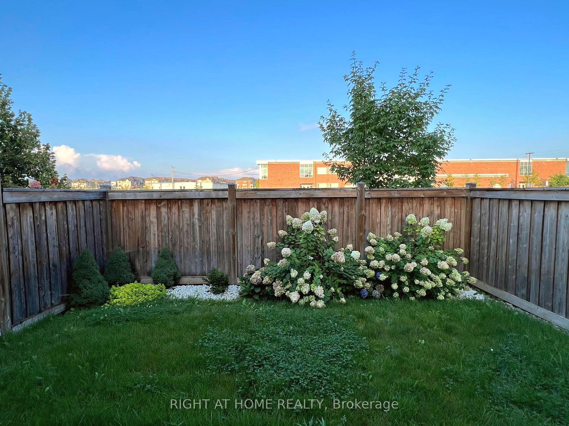 Photo 16 of 110 Hatton Garden Road, Vaughan, Vellore Village — HOMEH