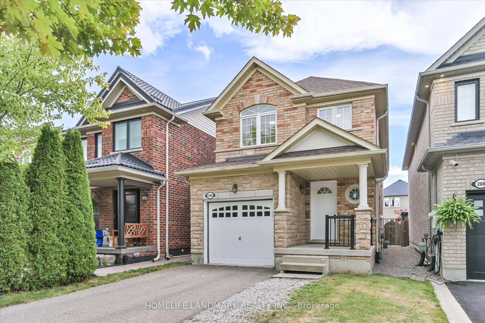 Photo 2 of 206 Venice Gate Drive, Vaughan, Vellore Village — HOMEH