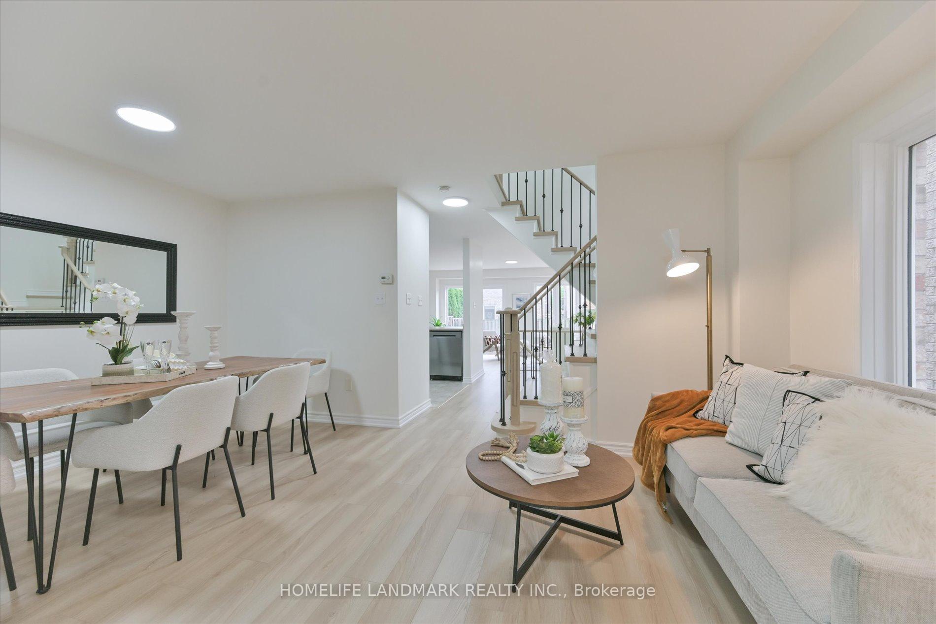 Photo 3 of 206 Venice Gate Drive, Vaughan, Vellore Village — HOMEH