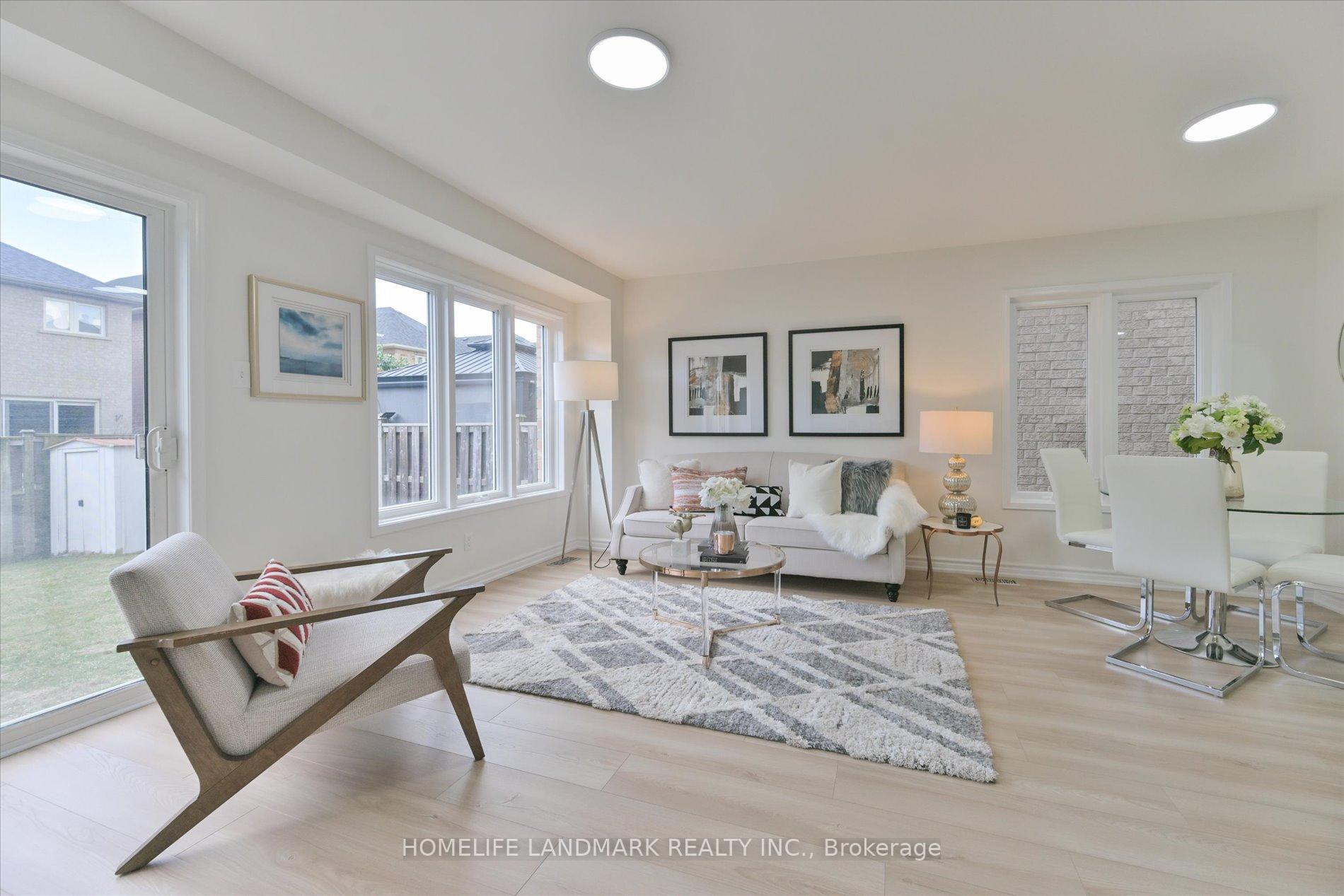 Photo 9 of 206 Venice Gate Drive, Vaughan, Vellore Village — HOMEH