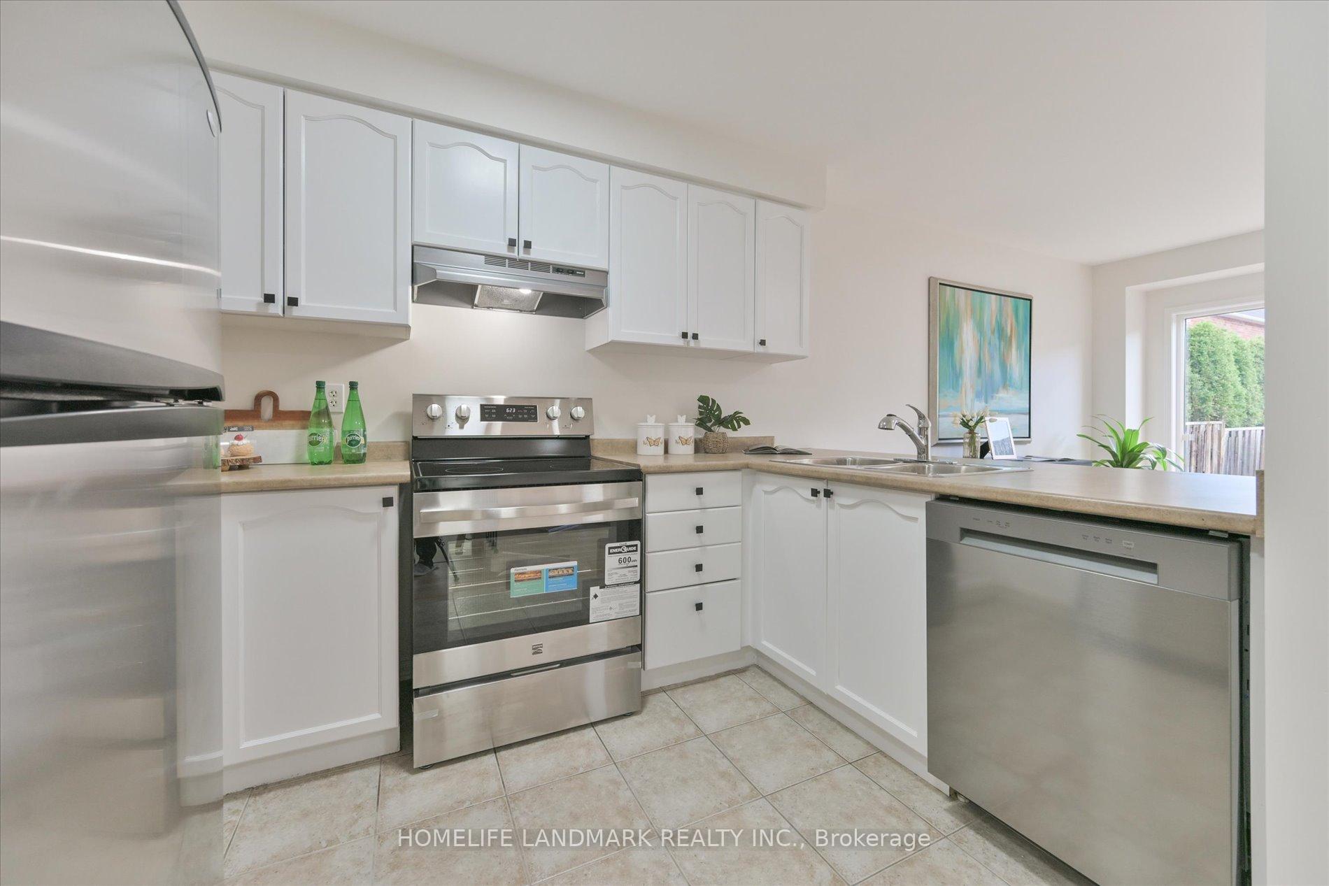 Photo 11 of 206 Venice Gate Drive, Vaughan, Vellore Village — HOMEH