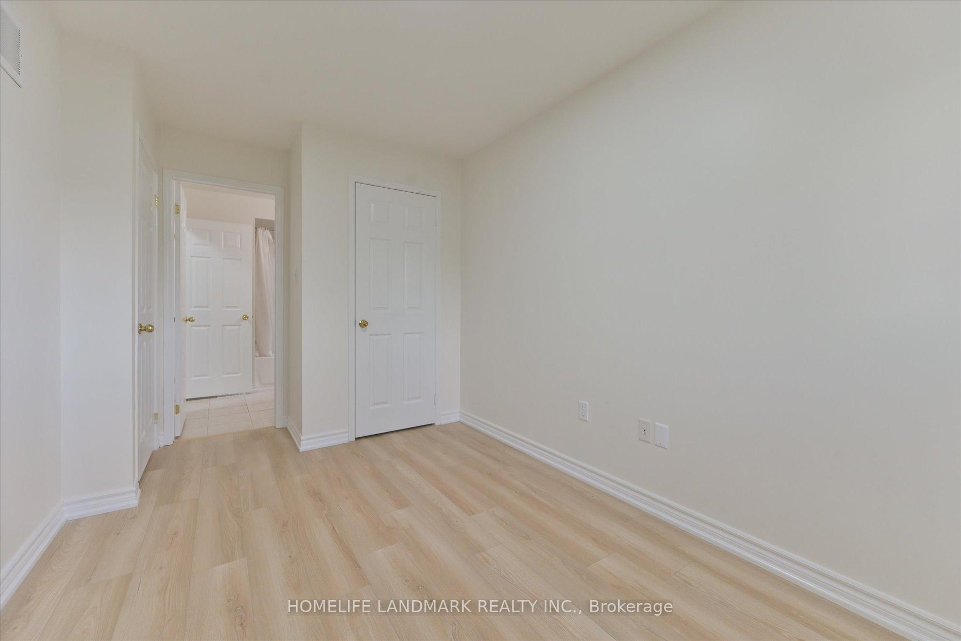 Photo 28 of 206 Venice Gate Drive, Vaughan, Vellore Village — HOMEH