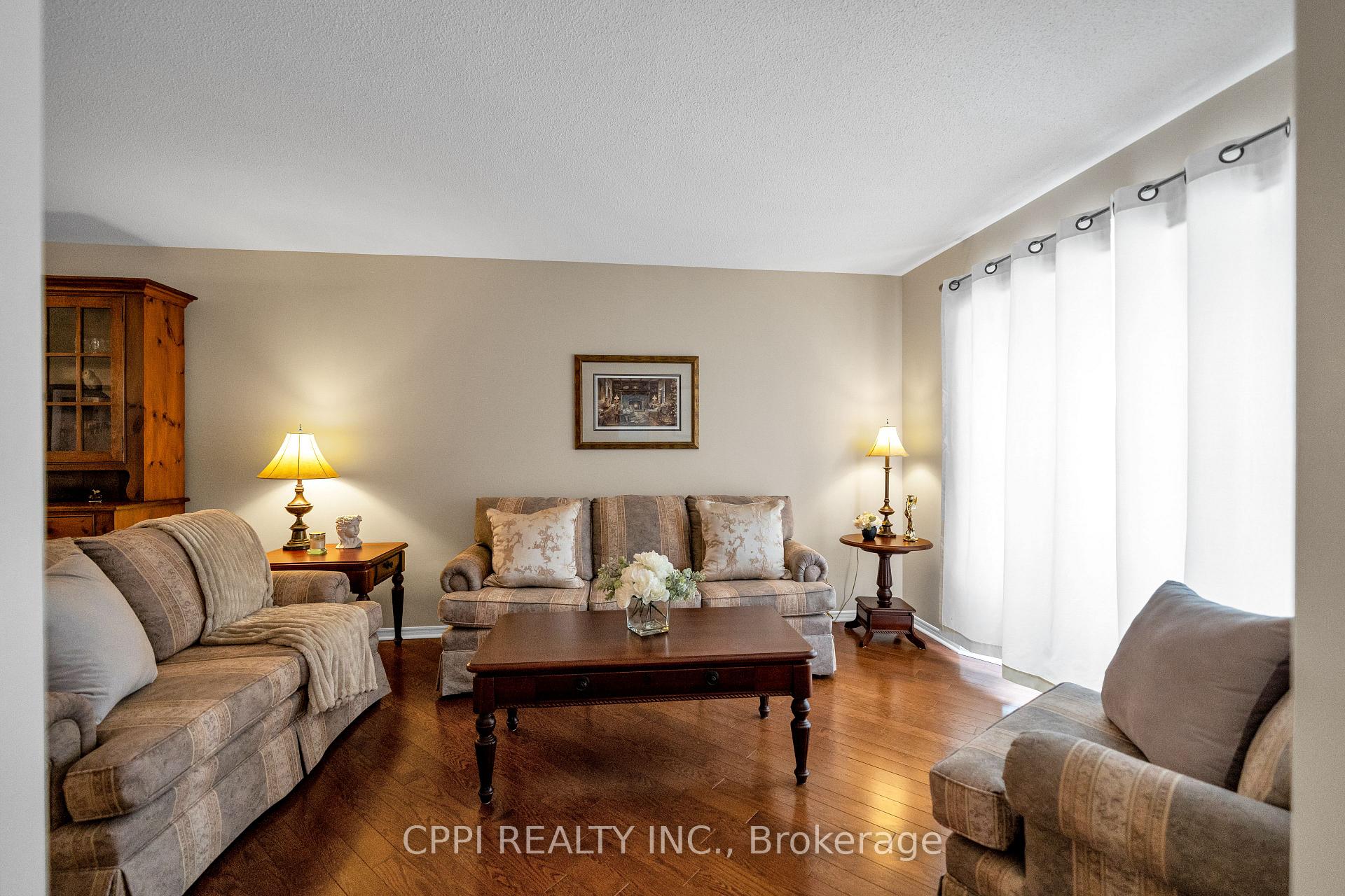 Photo 4 of 1566 Somergrove Crescent, Pickering, Brock Ridge — HOMEH
