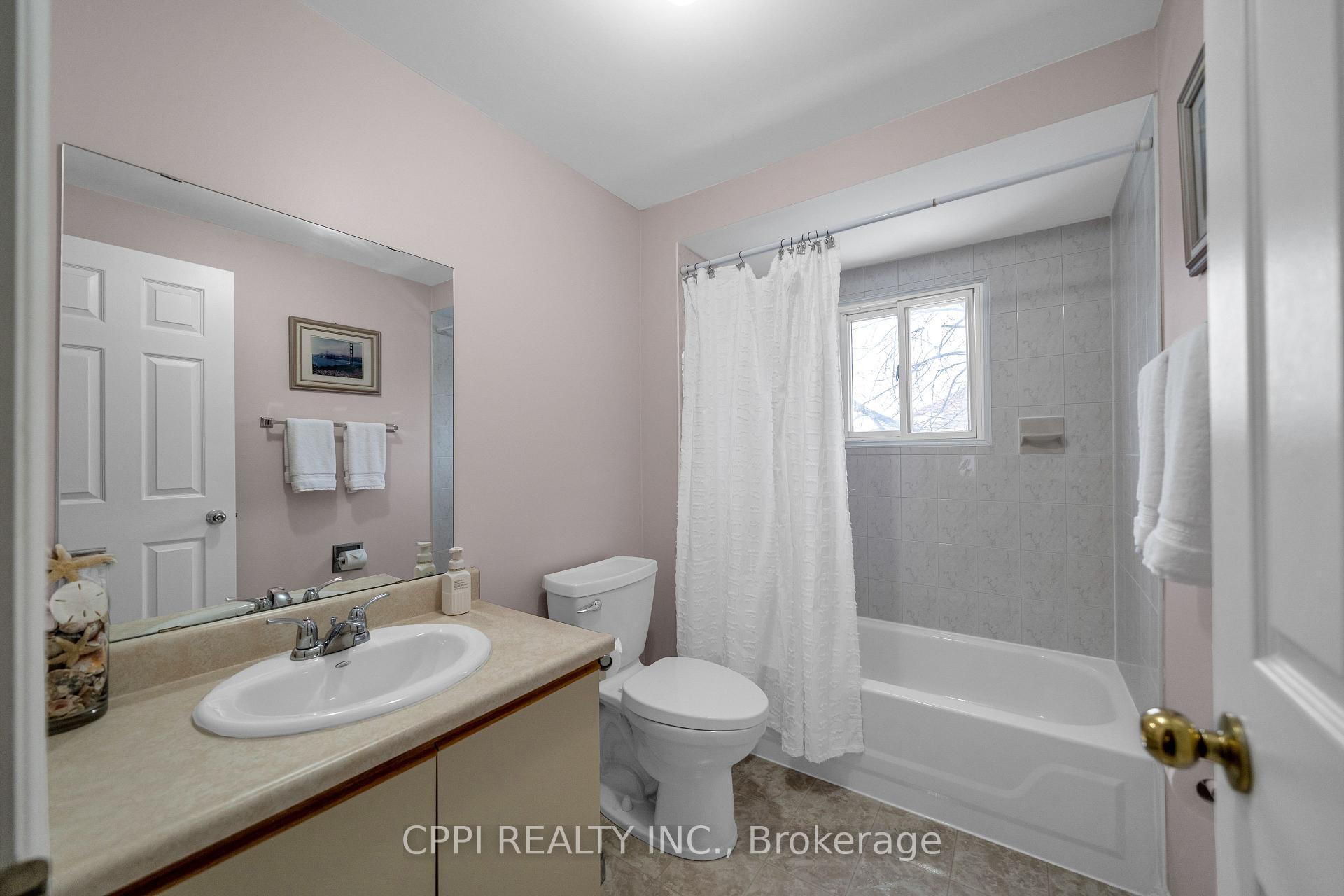 Photo 8 of 1566 Somergrove Crescent, Pickering, Brock Ridge — HOMEH