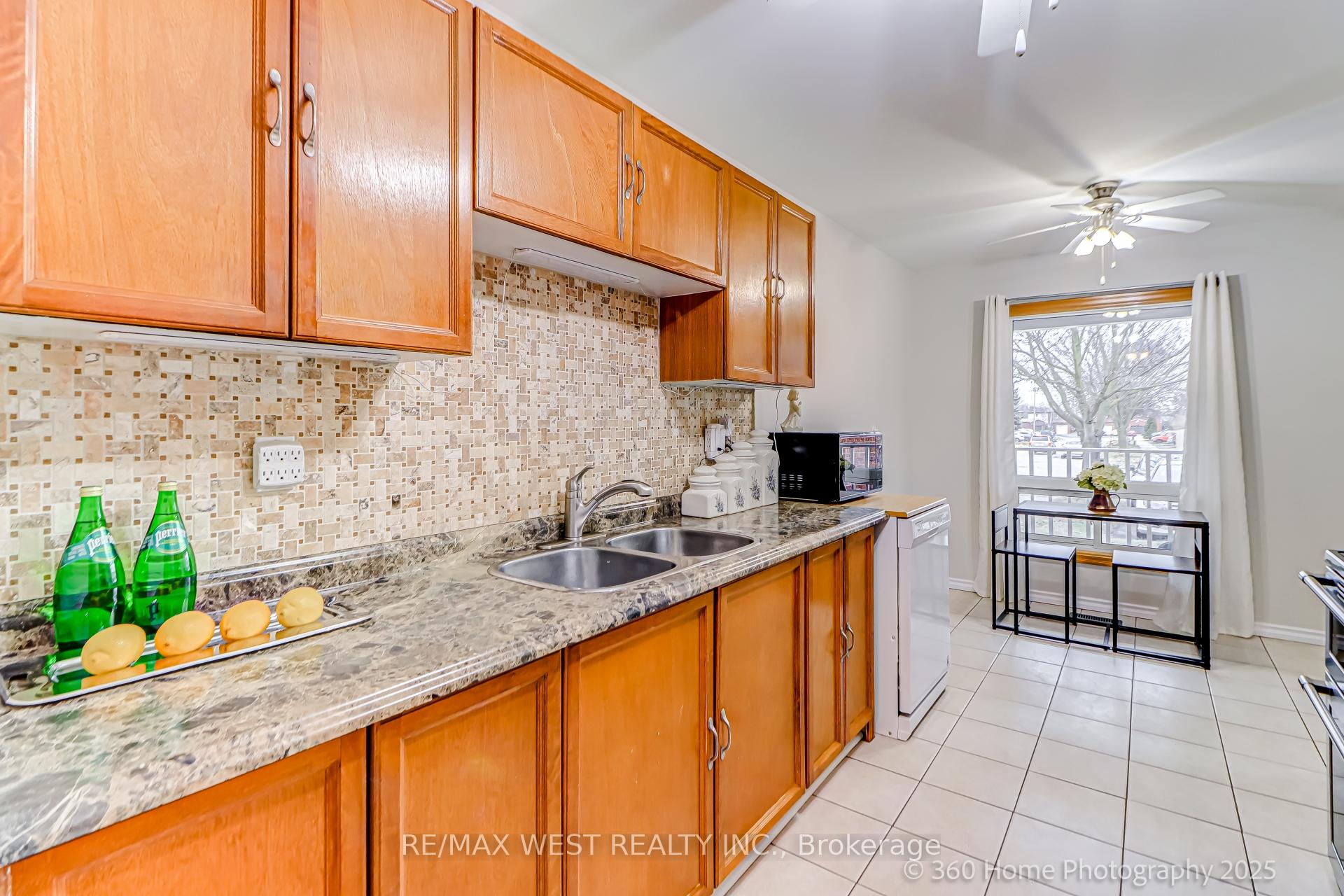 Photo 6 of 1136 Tanzer Court, Pickering, Bay Ridges — HOMEH