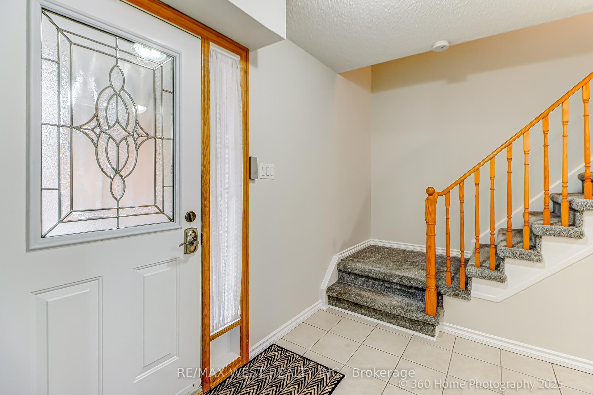 Photo 8 of 1136 Tanzer Court, Pickering, Bay Ridges — HOMEH