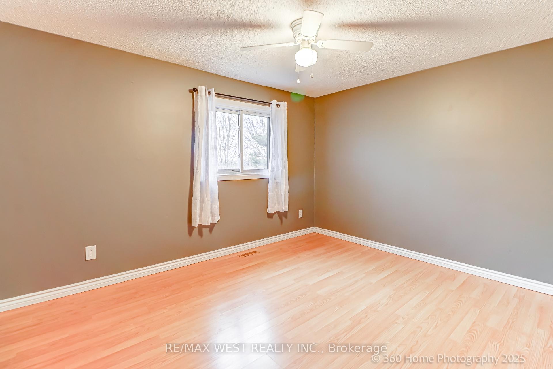 Photo 16 of 1136 Tanzer Court, Pickering, Bay Ridges — HOMEH