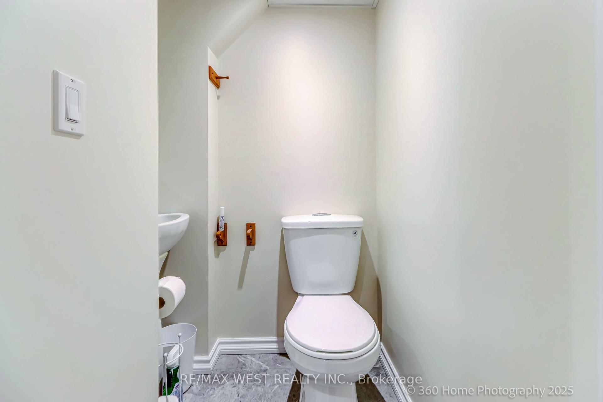 Photo 21 of 1136 Tanzer Court, Pickering, Bay Ridges — HOMEH