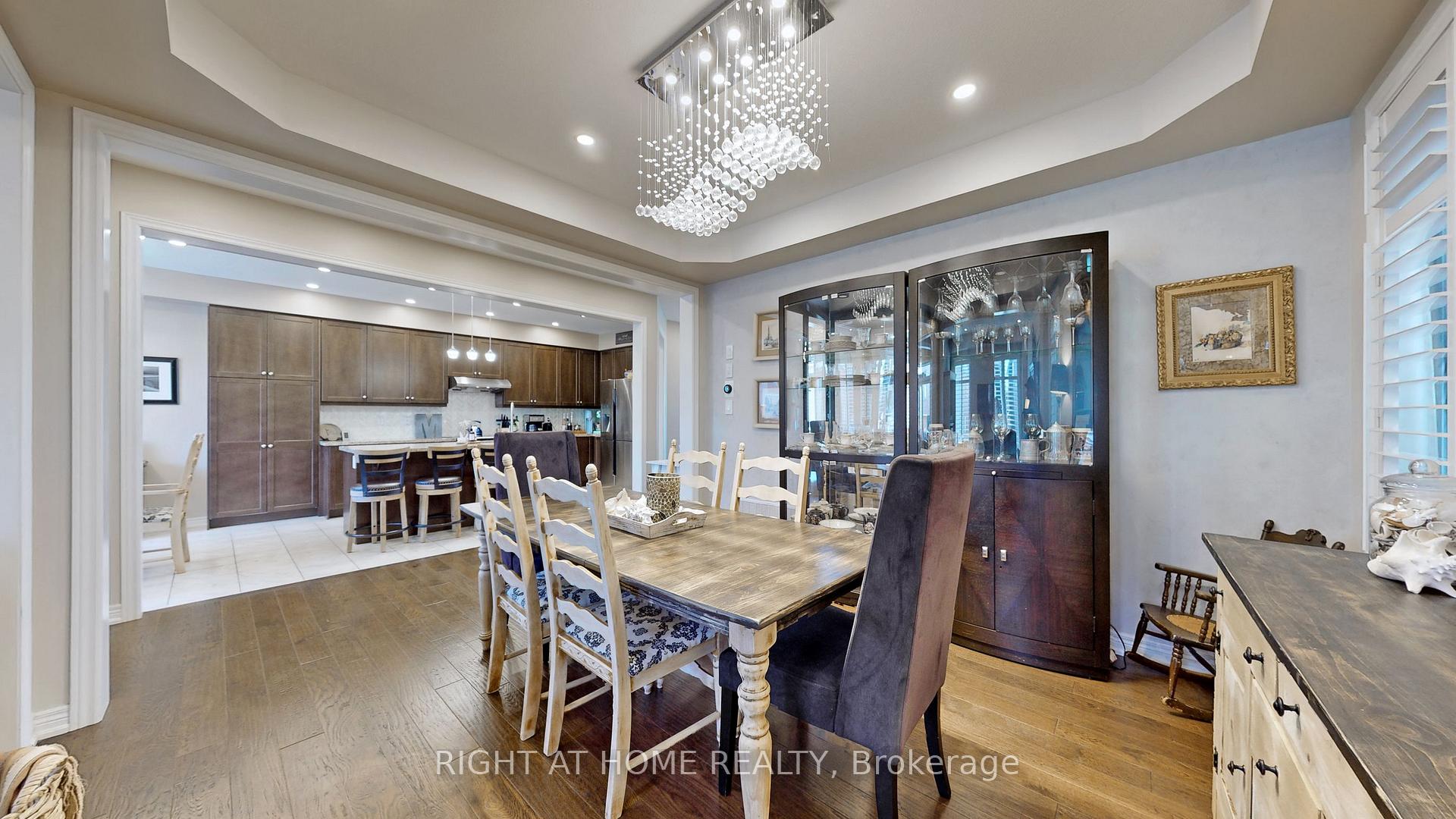 Photo 5 of 253 East's Corners Boulevard S, Vaughan, Kleinburg — HOMEH