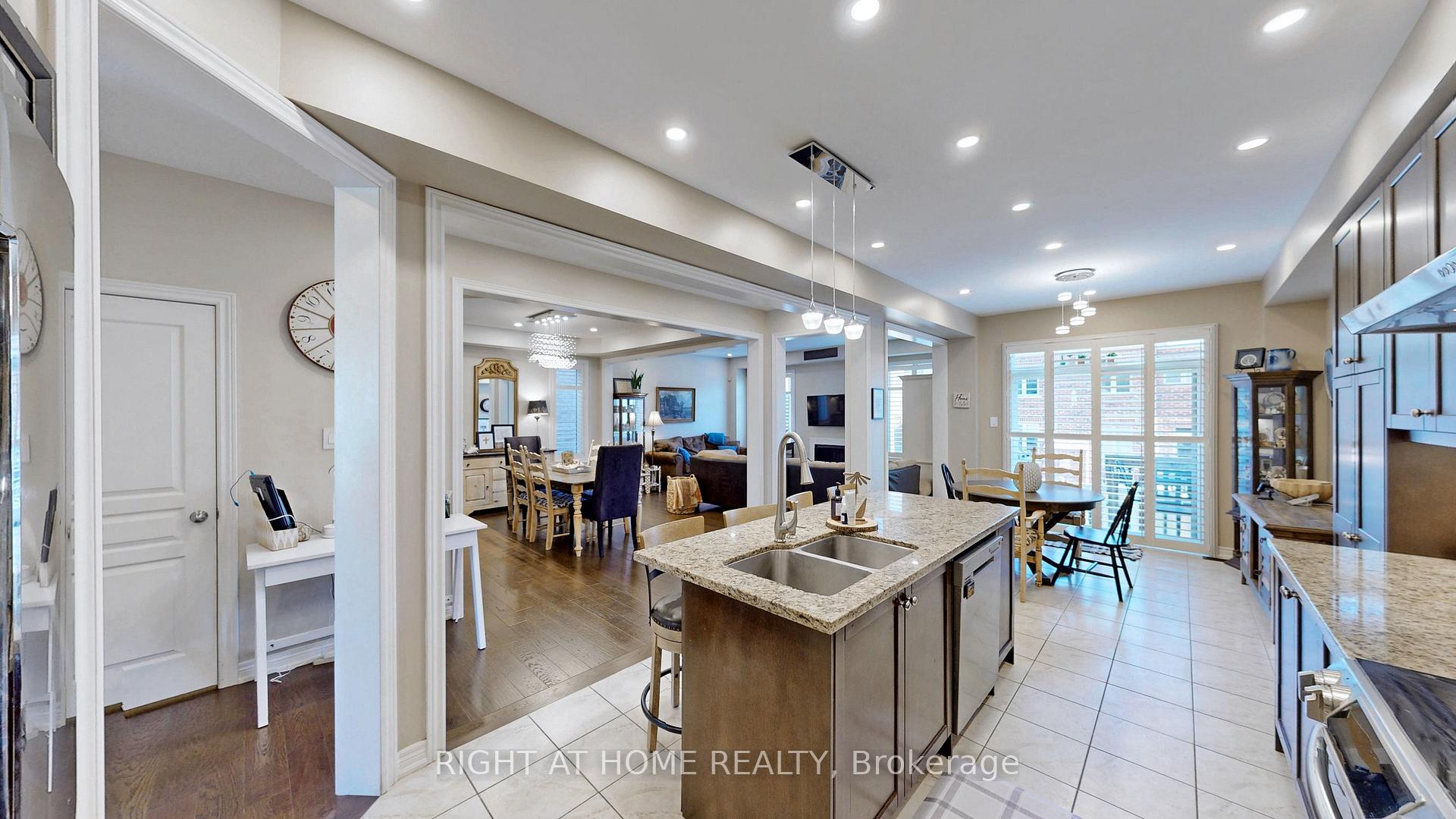 Photo 13 of 253 East's Corners Boulevard S, Vaughan, Kleinburg — HOMEH