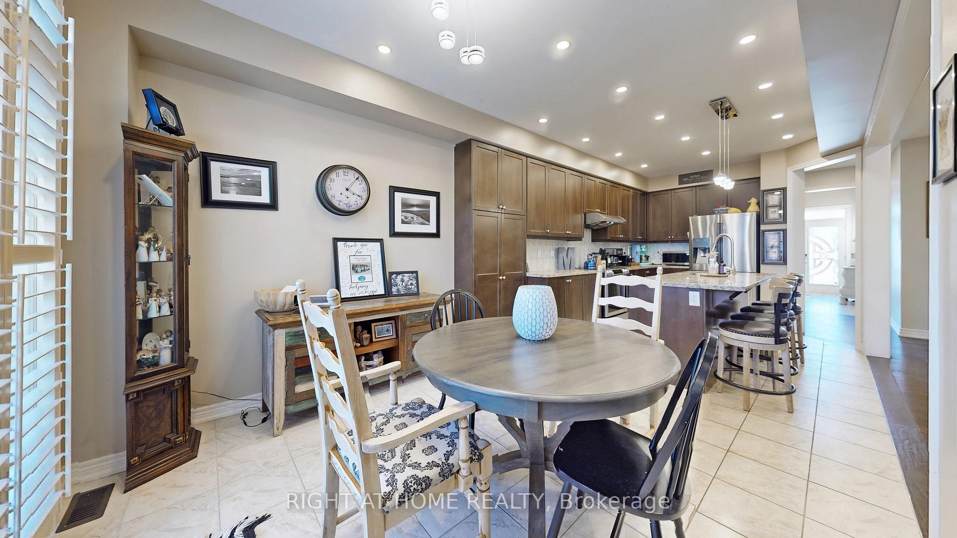 Photo 16 of 253 East's Corners Boulevard S, Vaughan, Kleinburg — HOMEH