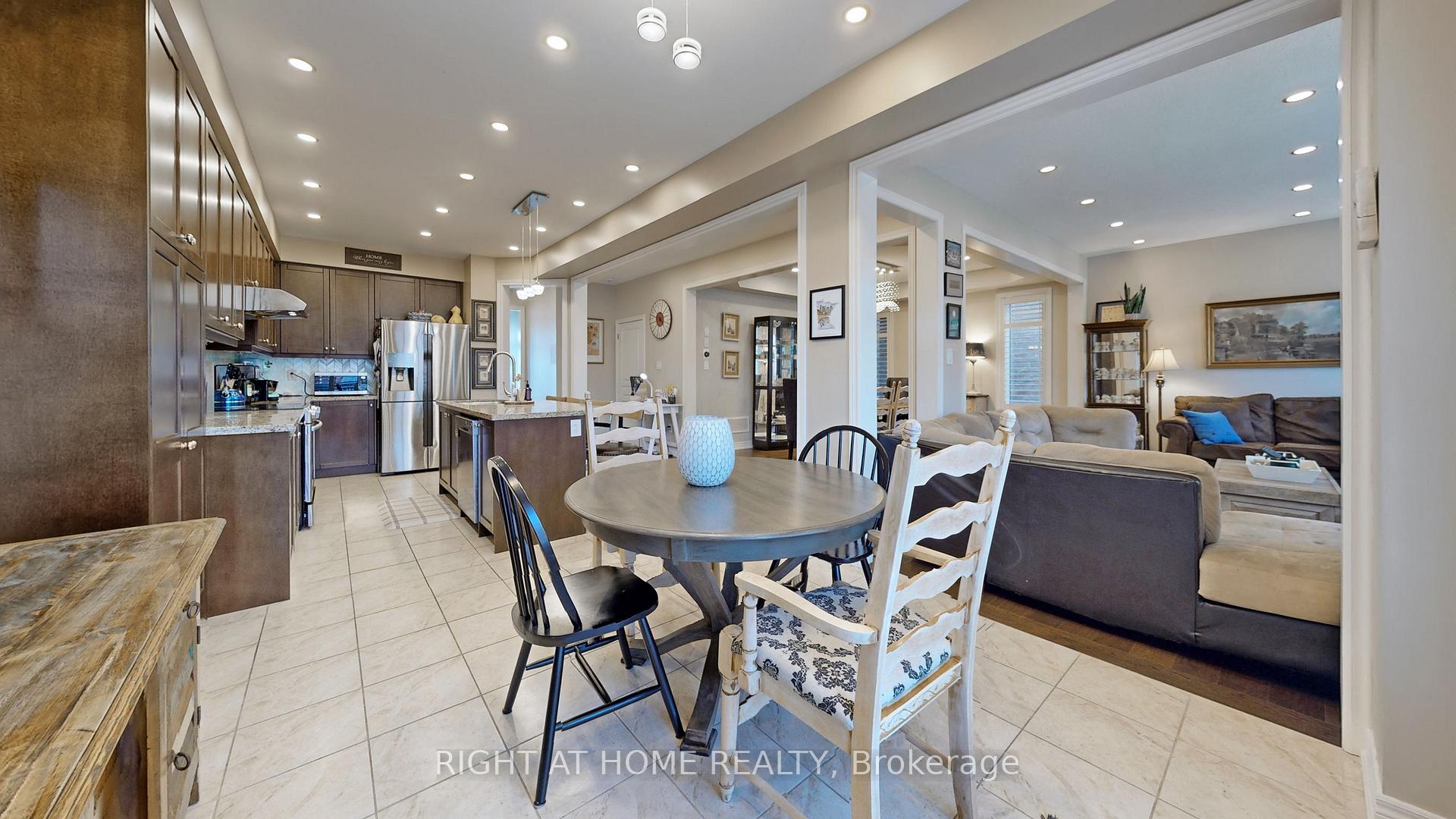 Photo 17 of 253 East's Corners Boulevard S, Vaughan, Kleinburg — HOMEH