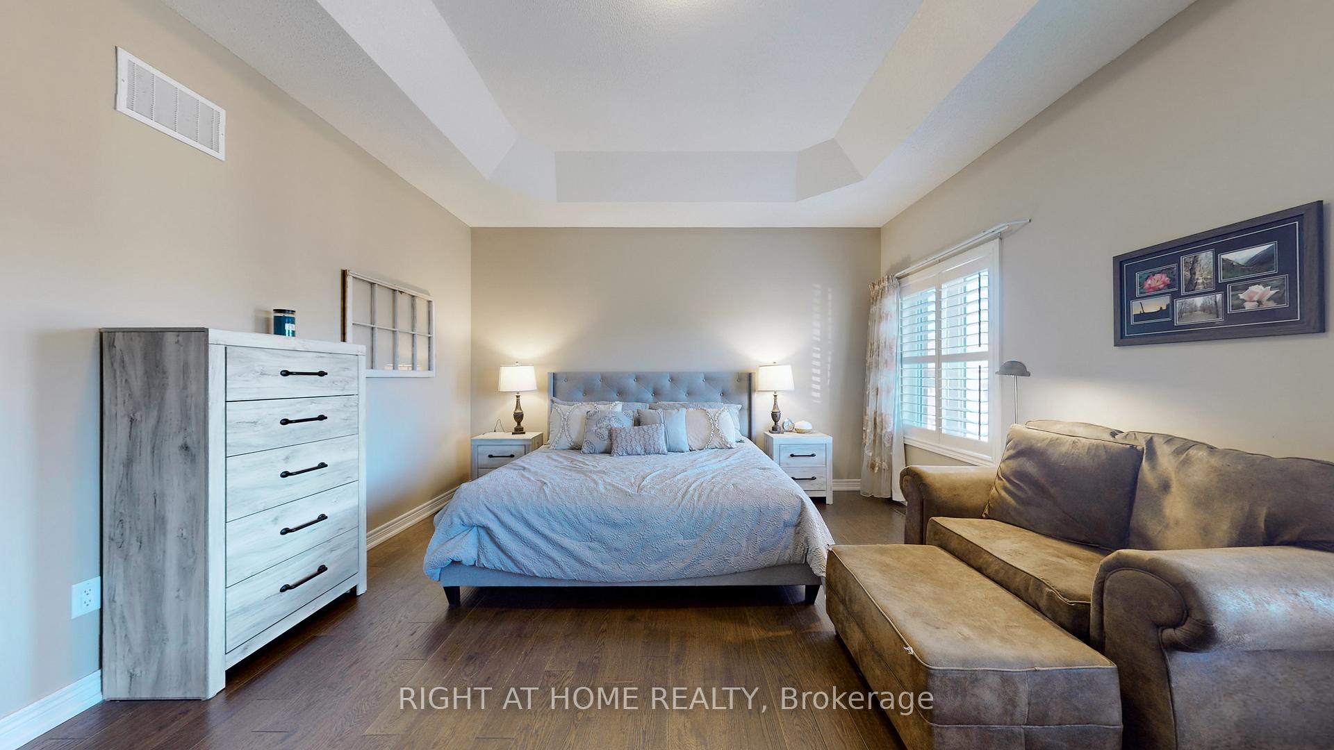 Photo 23 of 253 East's Corners Boulevard S, Vaughan, Kleinburg — HOMEH
