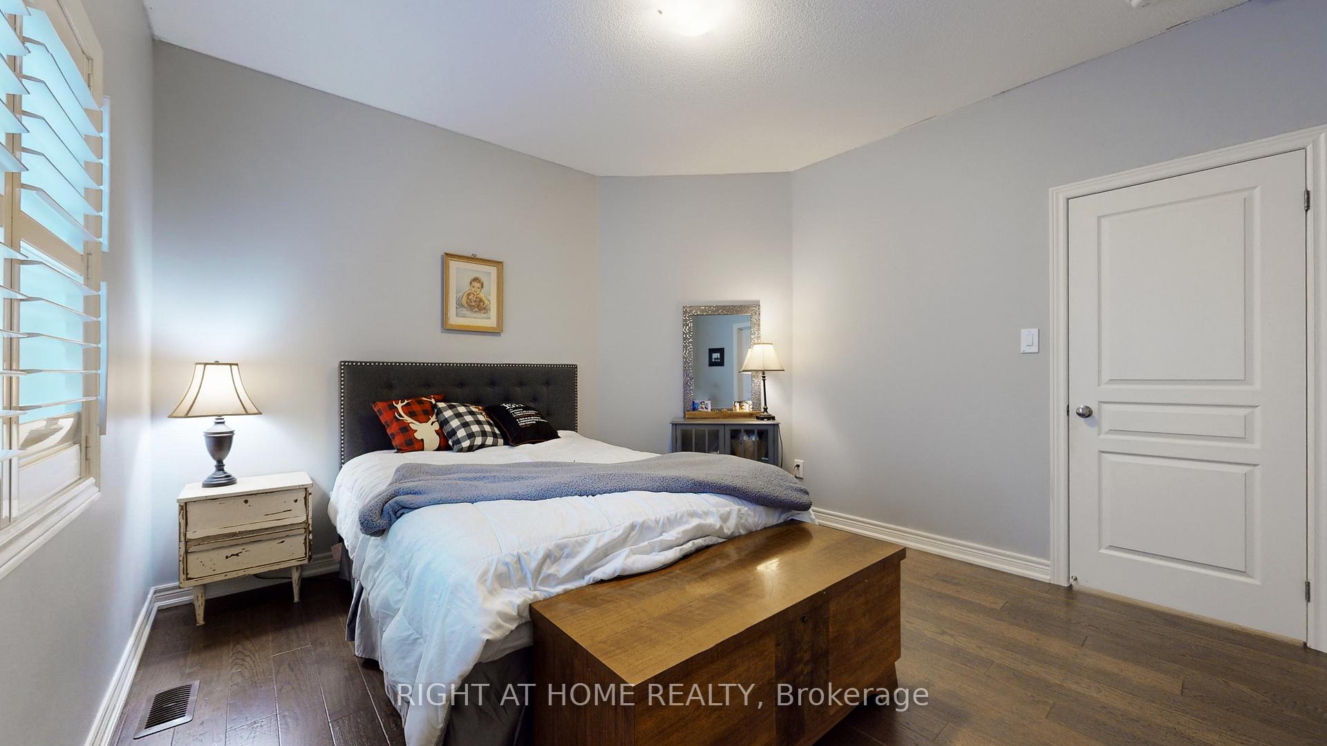 Photo 30 of 253 East's Corners Boulevard S, Vaughan, Kleinburg — HOMEH