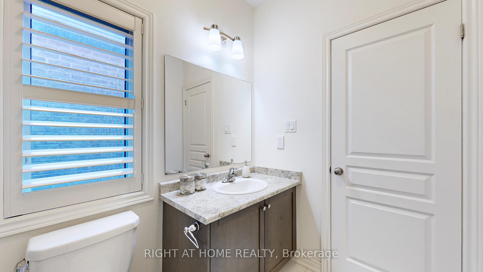 Photo 32 of 253 East's Corners Boulevard S, Vaughan, Kleinburg — HOMEH
