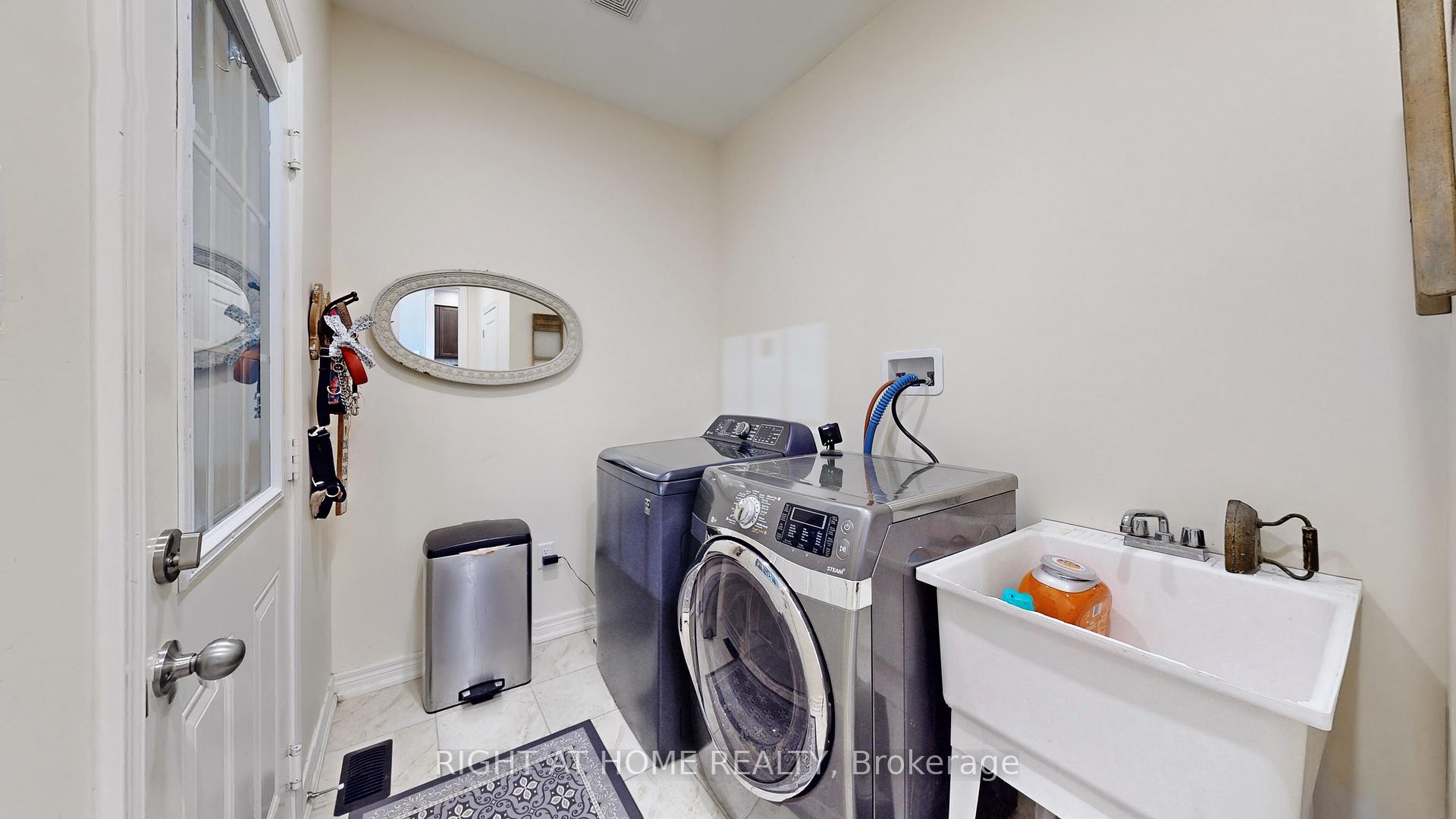 Photo 45 of 253 East's Corners Boulevard S, Vaughan, Kleinburg — HOMEH