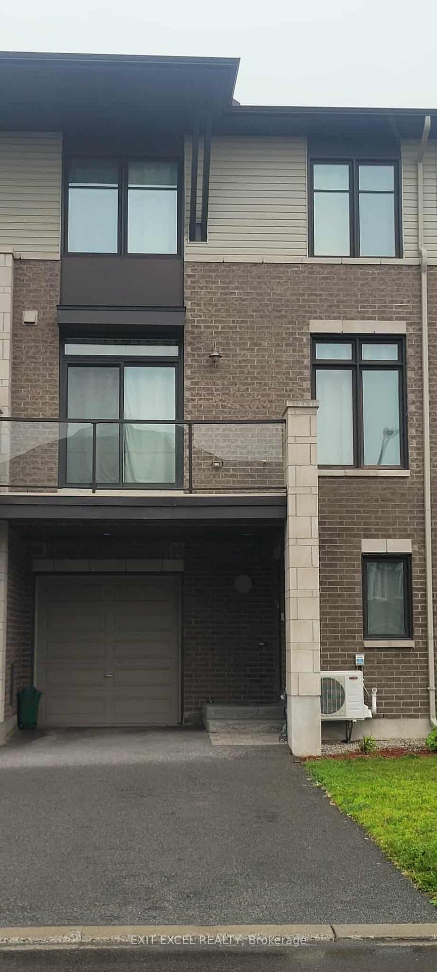 Photo 1 of 568 Labrador Crescent, Ottawa, Blossom Park/Kemp Park/Findlay Creek — HOMEH