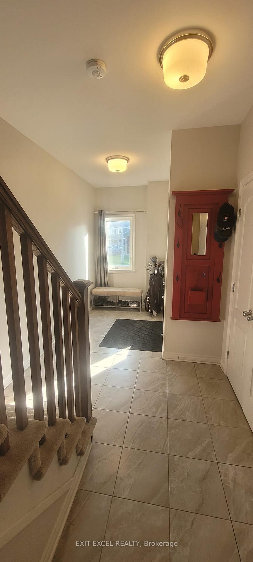 Photo 2 of 568 Labrador Crescent, Ottawa, Blossom Park/Kemp Park/Findlay Creek — HOMEH
