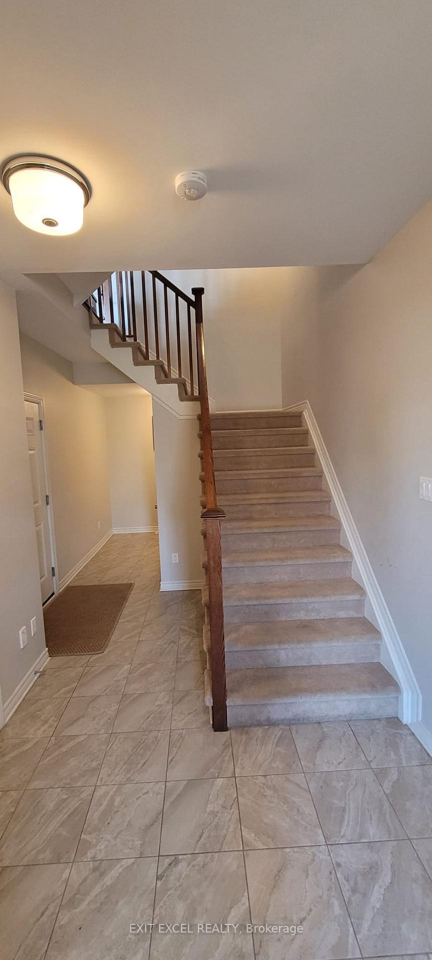 Photo 3 of 568 Labrador Crescent, Ottawa, Blossom Park/Kemp Park/Findlay Creek — HOMEH