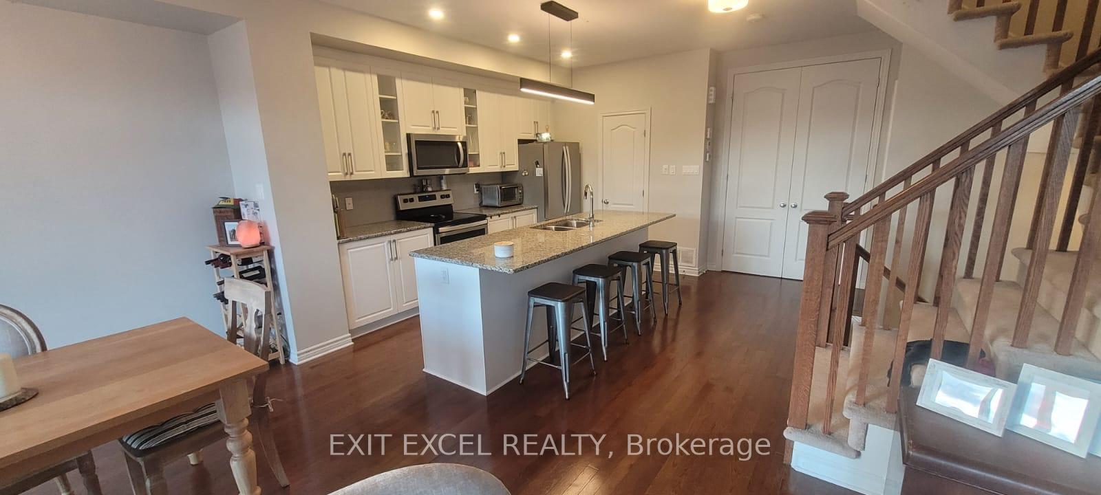 Photo 10 of 568 Labrador Crescent, Ottawa, Blossom Park/Kemp Park/Findlay Creek — HOMEH