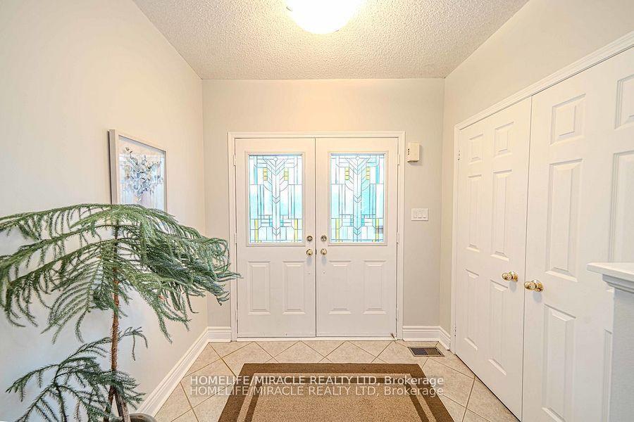 Photo 8 of 47 Gabrielle Crescent, Whitby, Rolling Acres — HOMEH