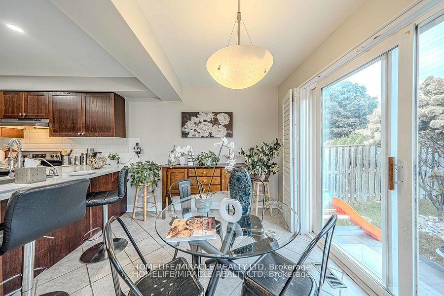 Photo 14 of 47 Gabrielle Crescent, Whitby, Rolling Acres — HOMEH