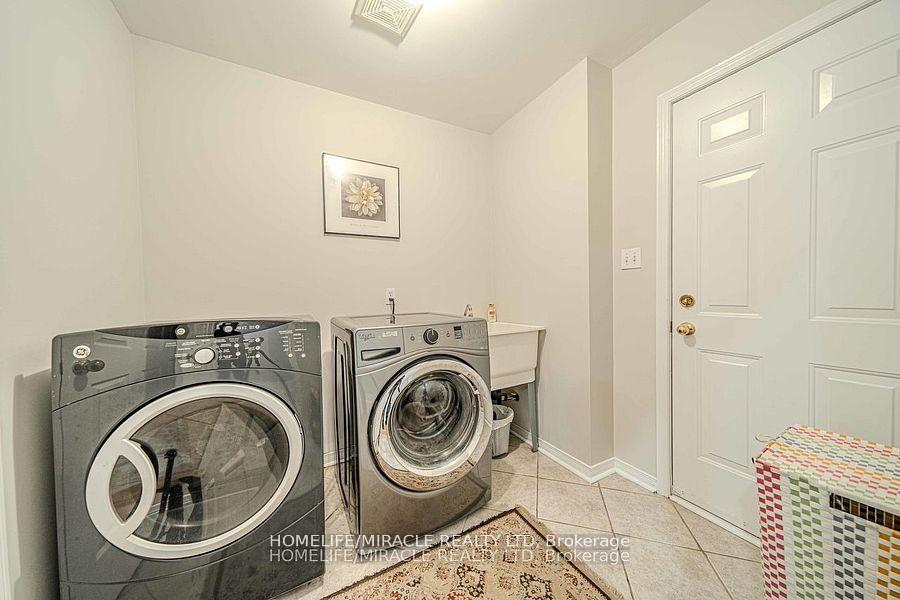 Photo 17 of 47 Gabrielle Crescent, Whitby, Rolling Acres — HOMEH