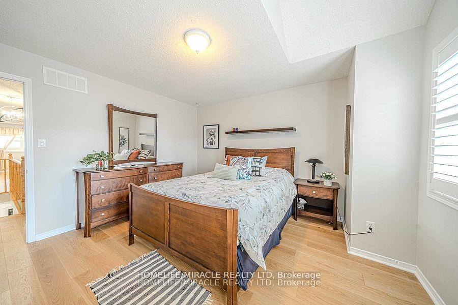 Photo 31 of 47 Gabrielle Crescent, Whitby, Rolling Acres — HOMEH