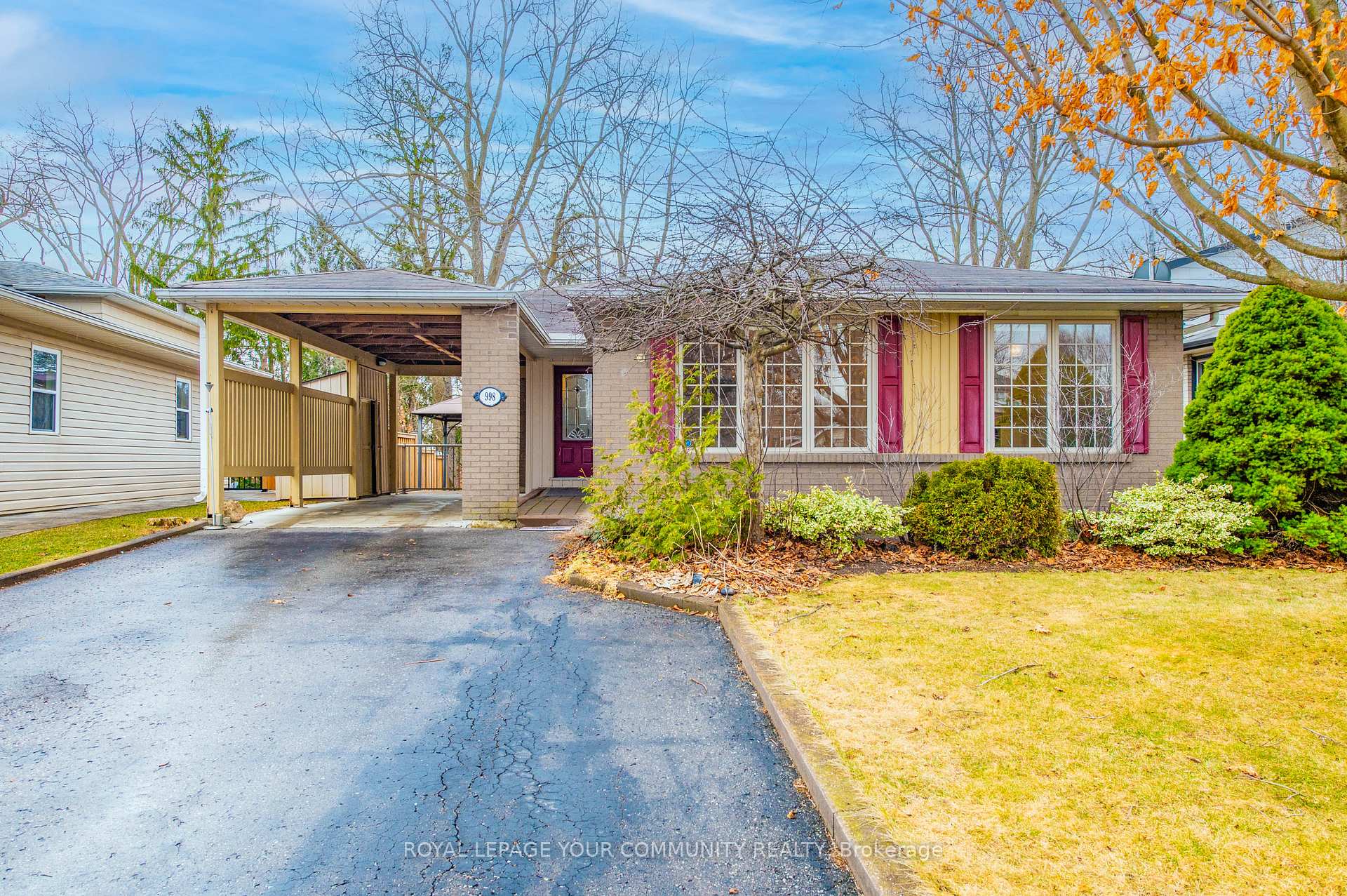 Photo 1 of 998 Vistula Drive, Pickering, West Shore — HOMEH
