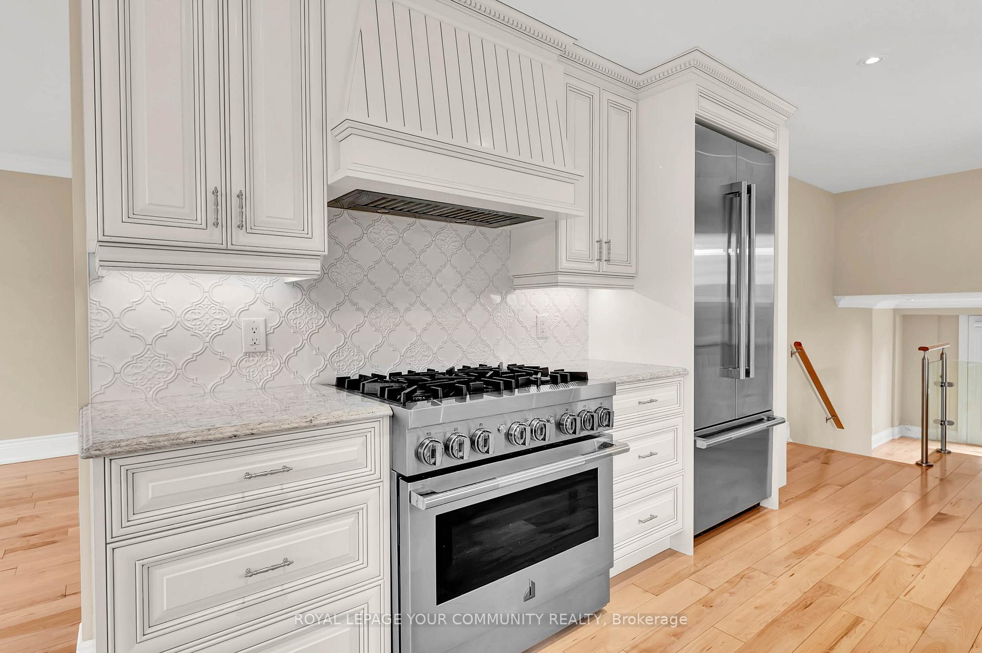 Photo 4 of 998 Vistula Drive, Pickering, West Shore — HOMEH