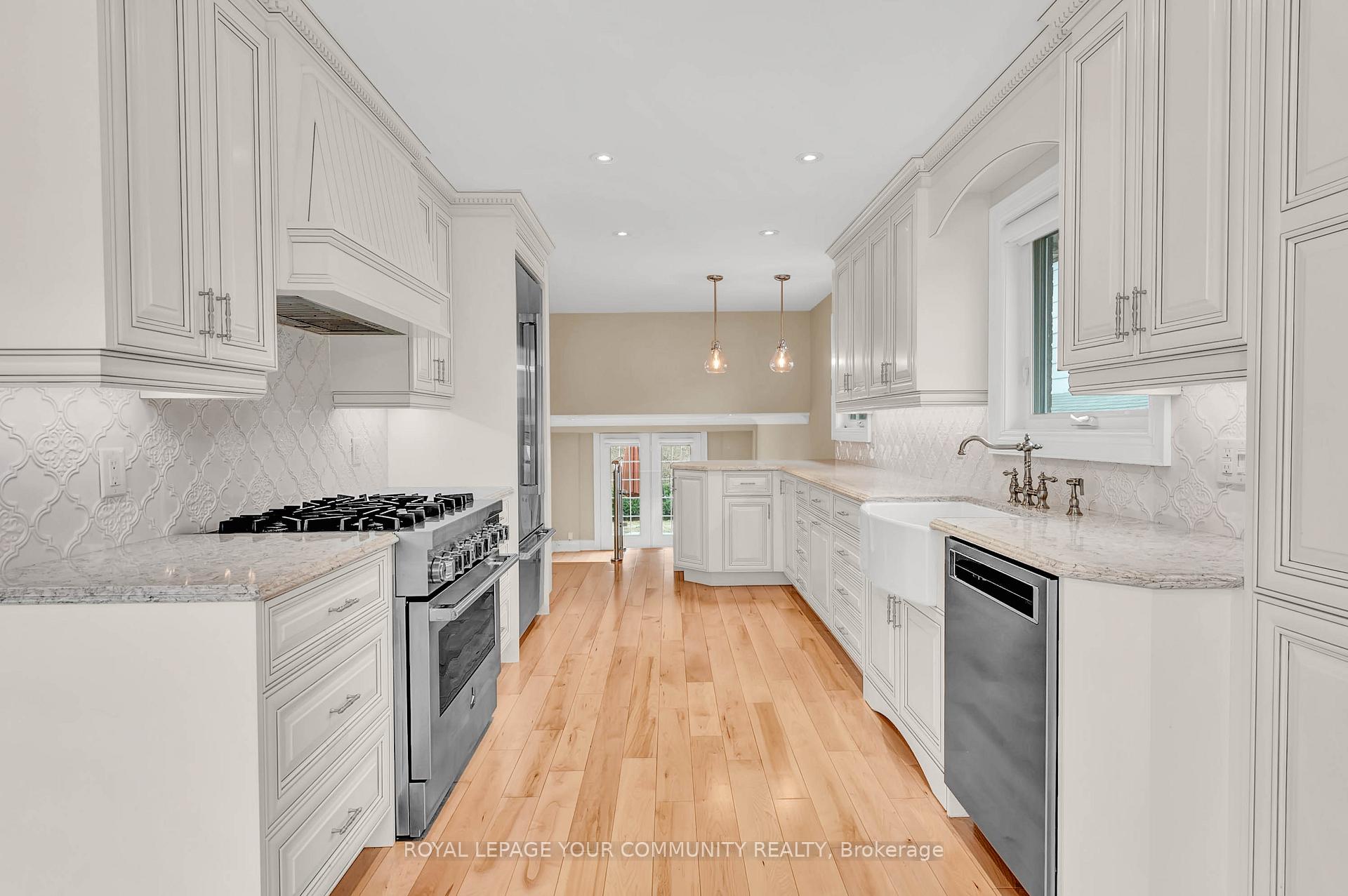 Photo 5 of 998 Vistula Drive, Pickering, West Shore — HOMEH