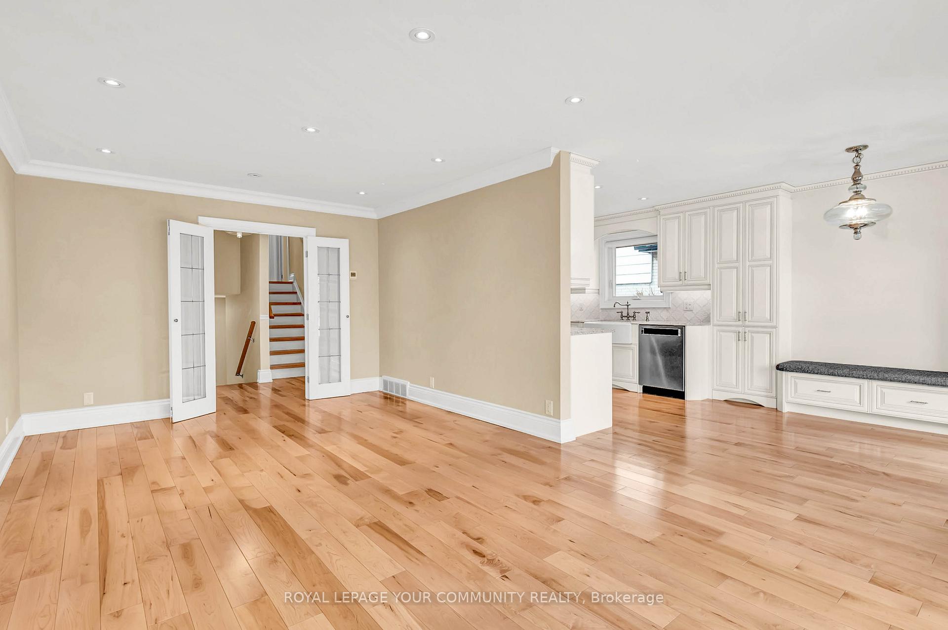 Photo 7 of 998 Vistula Drive, Pickering, West Shore — HOMEH