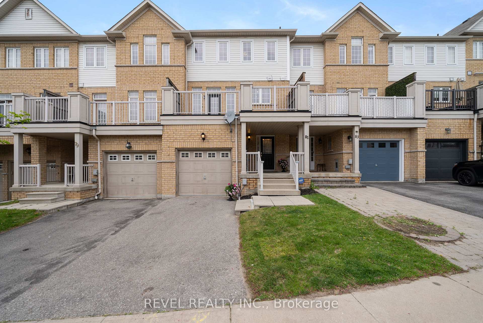Front of 81 Barkdale Way