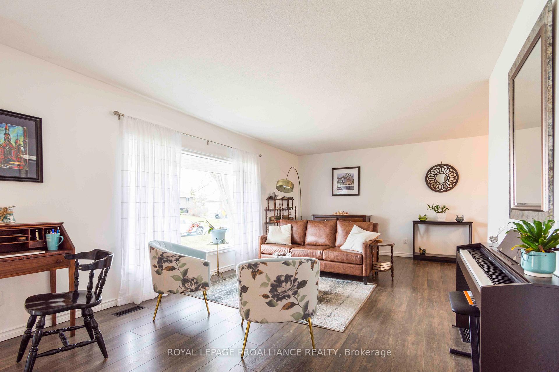Photo 6 of 142 Jeffrey Drive, Quinte West, Sidney Ward — HOMEH