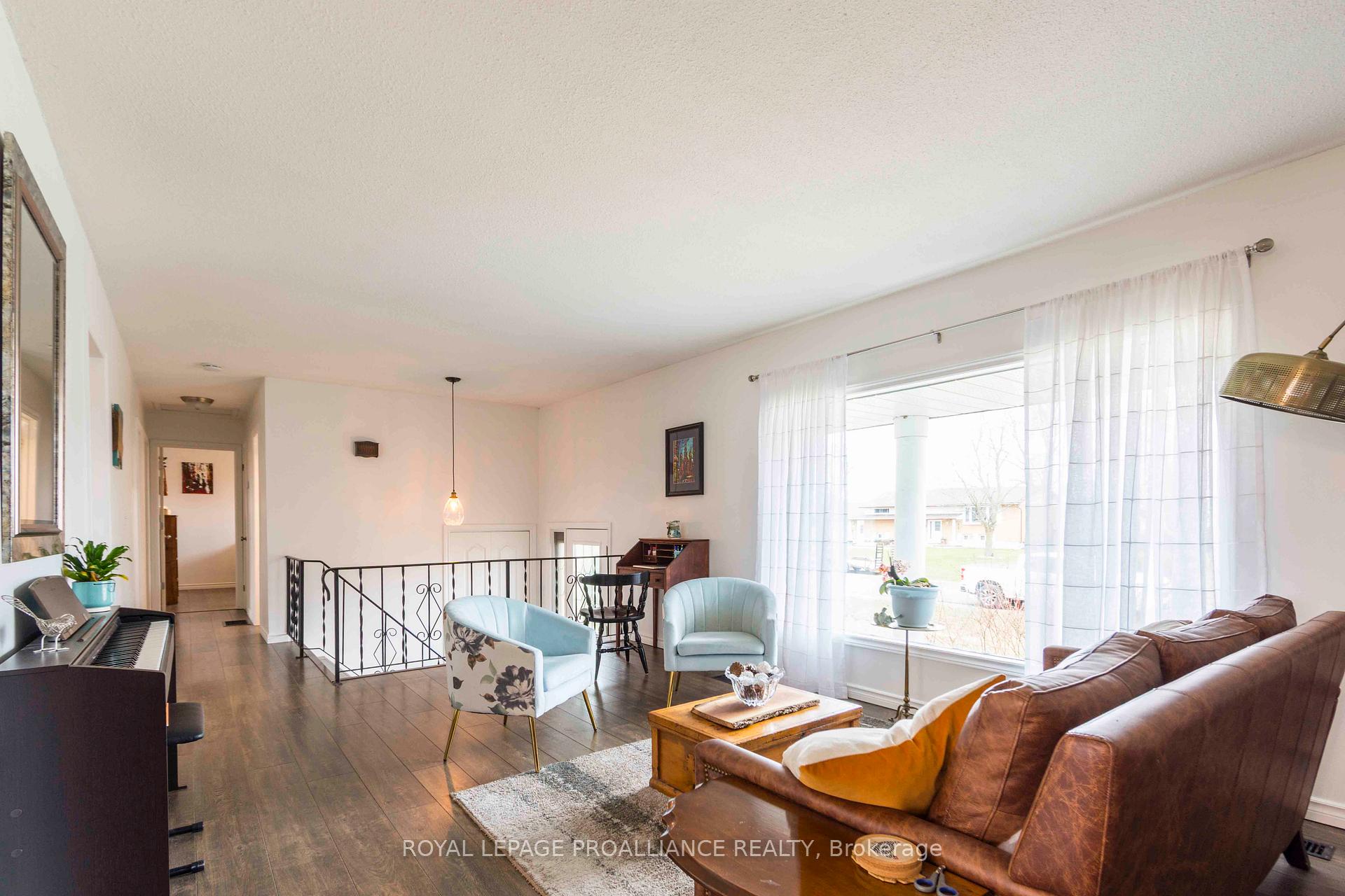 Photo 8 of 142 Jeffrey Drive, Quinte West, Sidney Ward — HOMEH