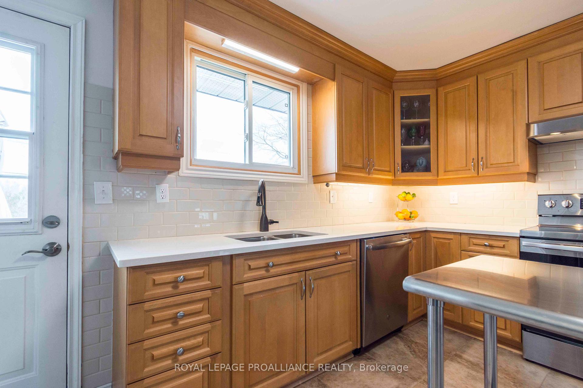 Photo 12 of 142 Jeffrey Drive, Quinte West, Sidney Ward — HOMEH