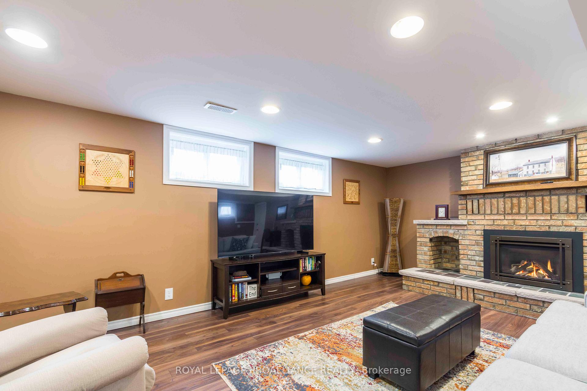 Photo 21 of 142 Jeffrey Drive, Quinte West, Sidney Ward — HOMEH
