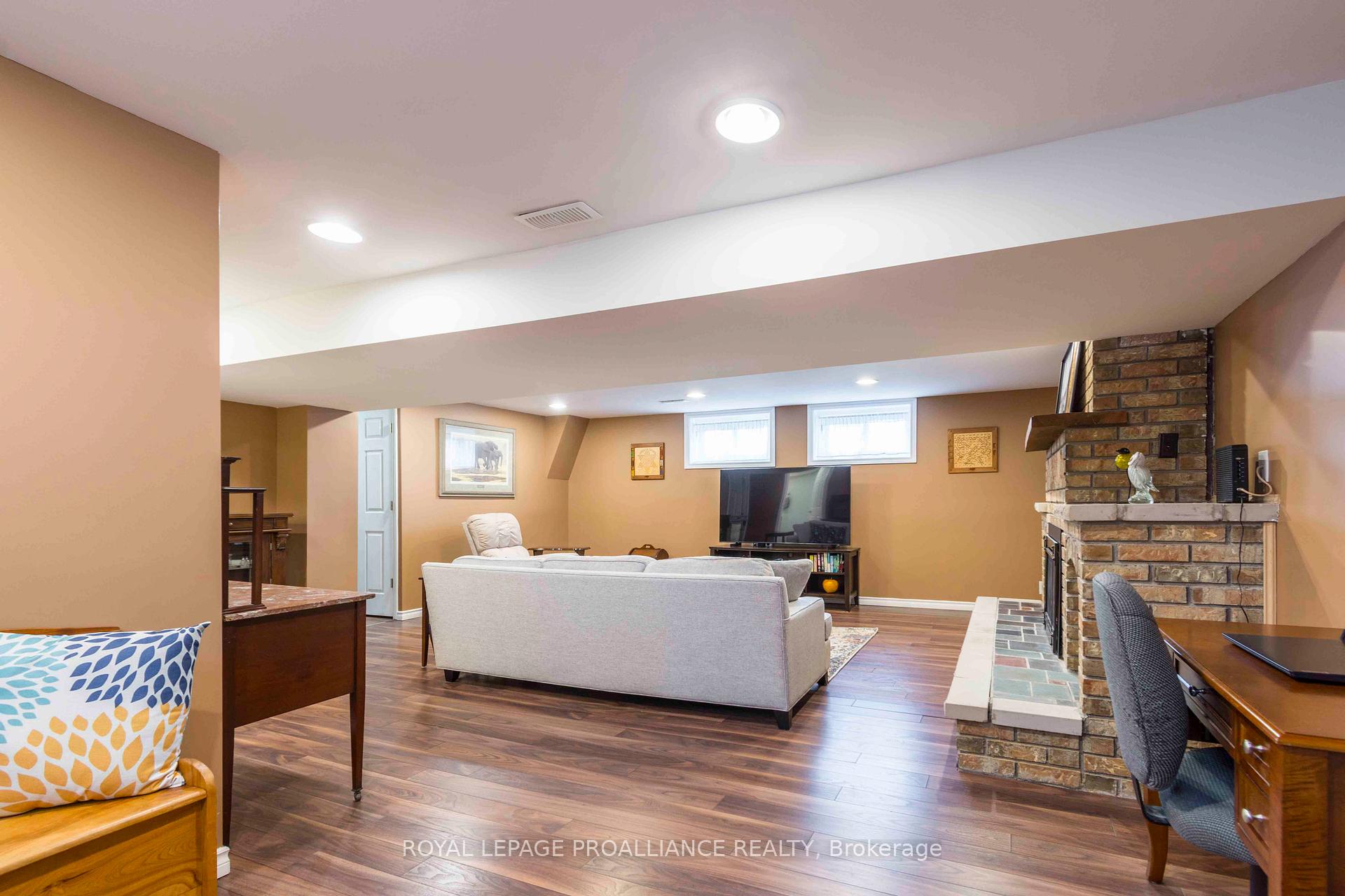 Photo 24 of 142 Jeffrey Drive, Quinte West, Sidney Ward — HOMEH
