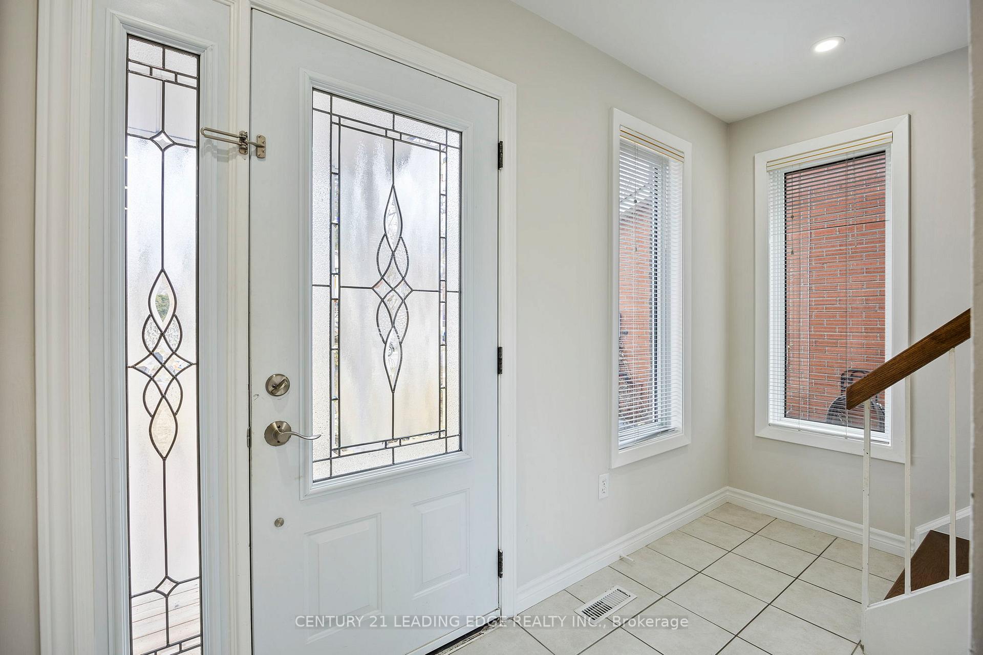 Photo 3 of 1820 Listowell Crescent, Pickering, Liverpool — HOMEH