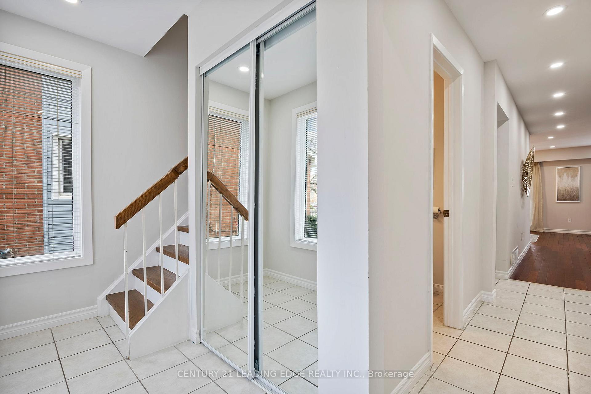 Photo 5 of 1820 Listowell Crescent, Pickering, Liverpool — HOMEH