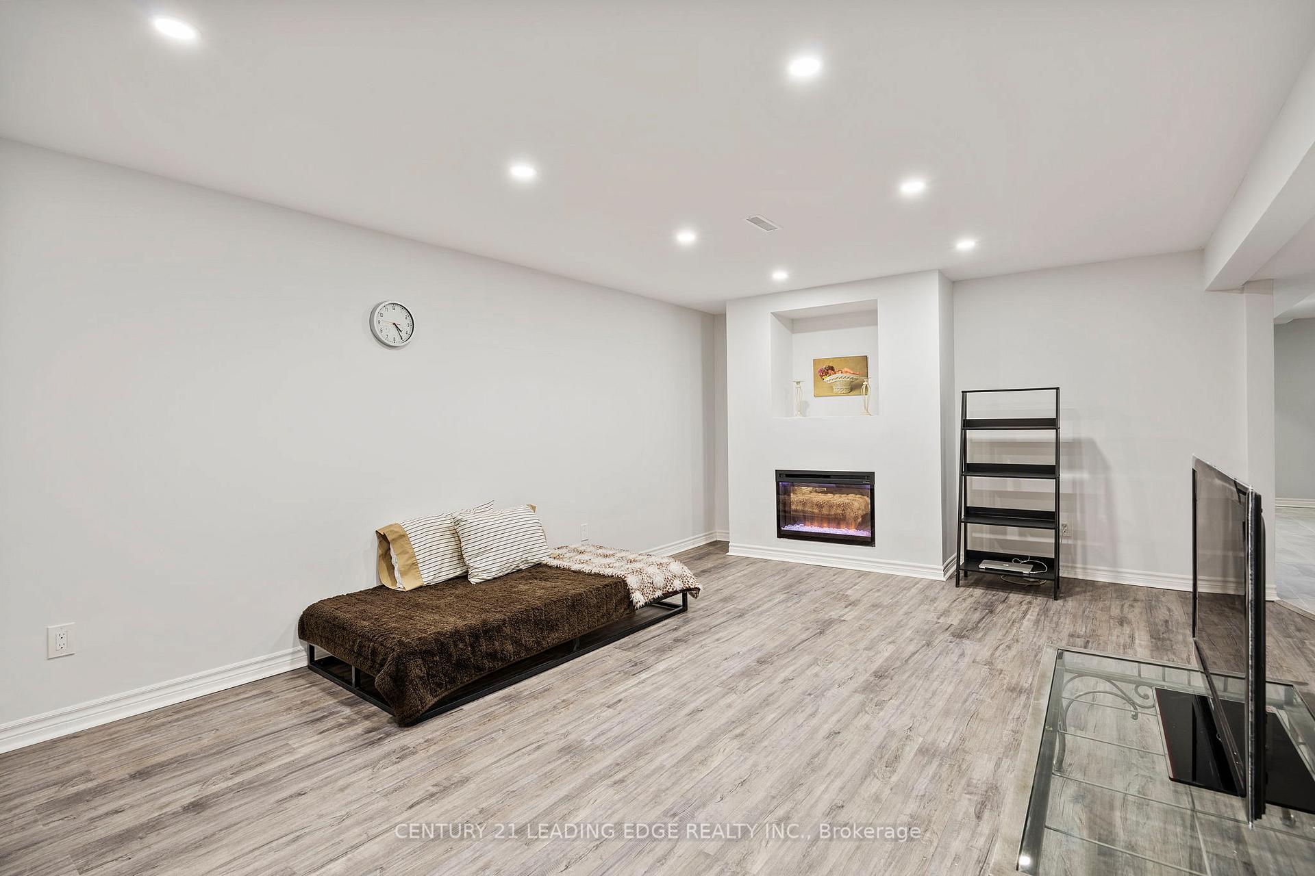 Photo 24 of 1820 Listowell Crescent, Pickering, Liverpool — HOMEH