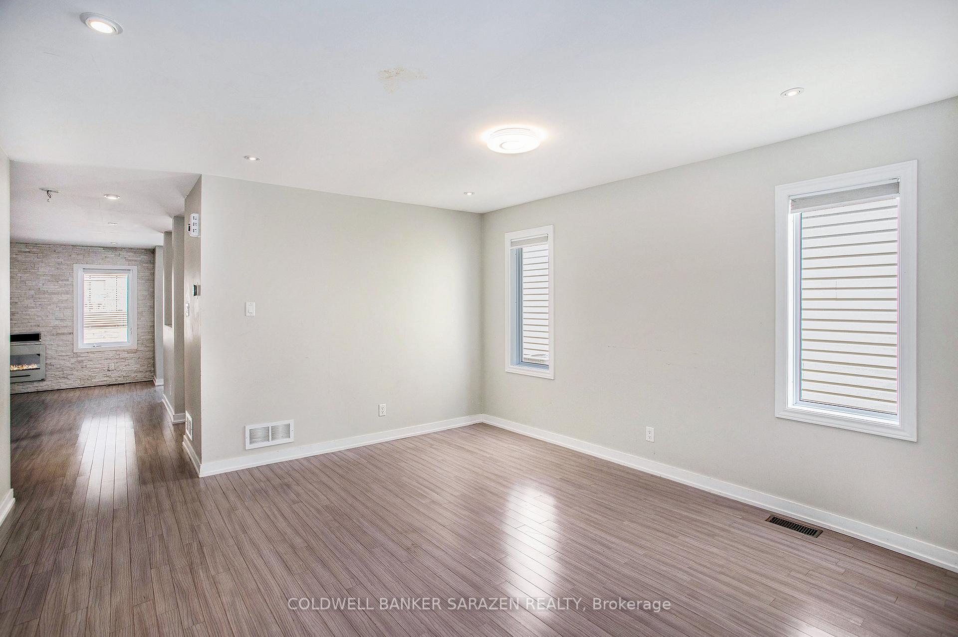 Photo 4 of 621 Clearbrook Drive, Ottawa, Barrhaven - Strandherd — HOMEH
