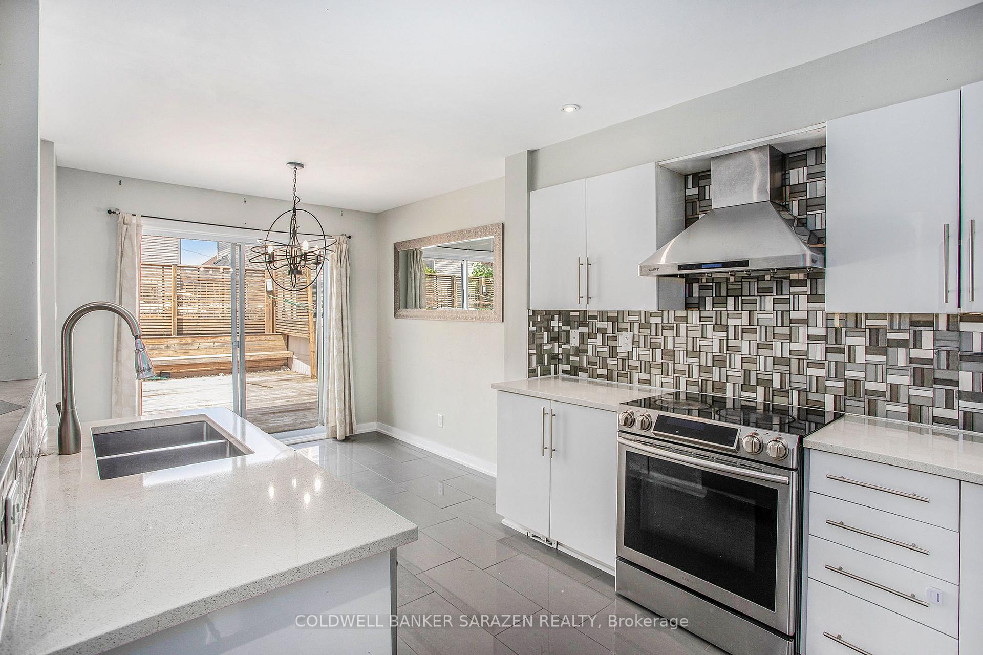 Photo 9 of 621 Clearbrook Drive, Ottawa, Barrhaven - Strandherd — HOMEH