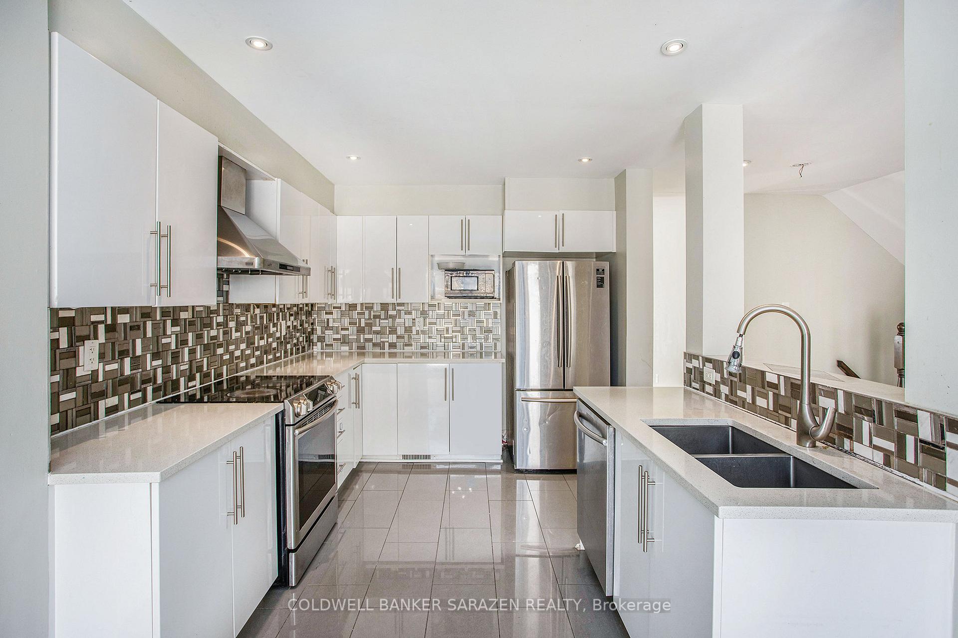 Photo 10 of 621 Clearbrook Drive, Ottawa, Barrhaven - Strandherd — HOMEH