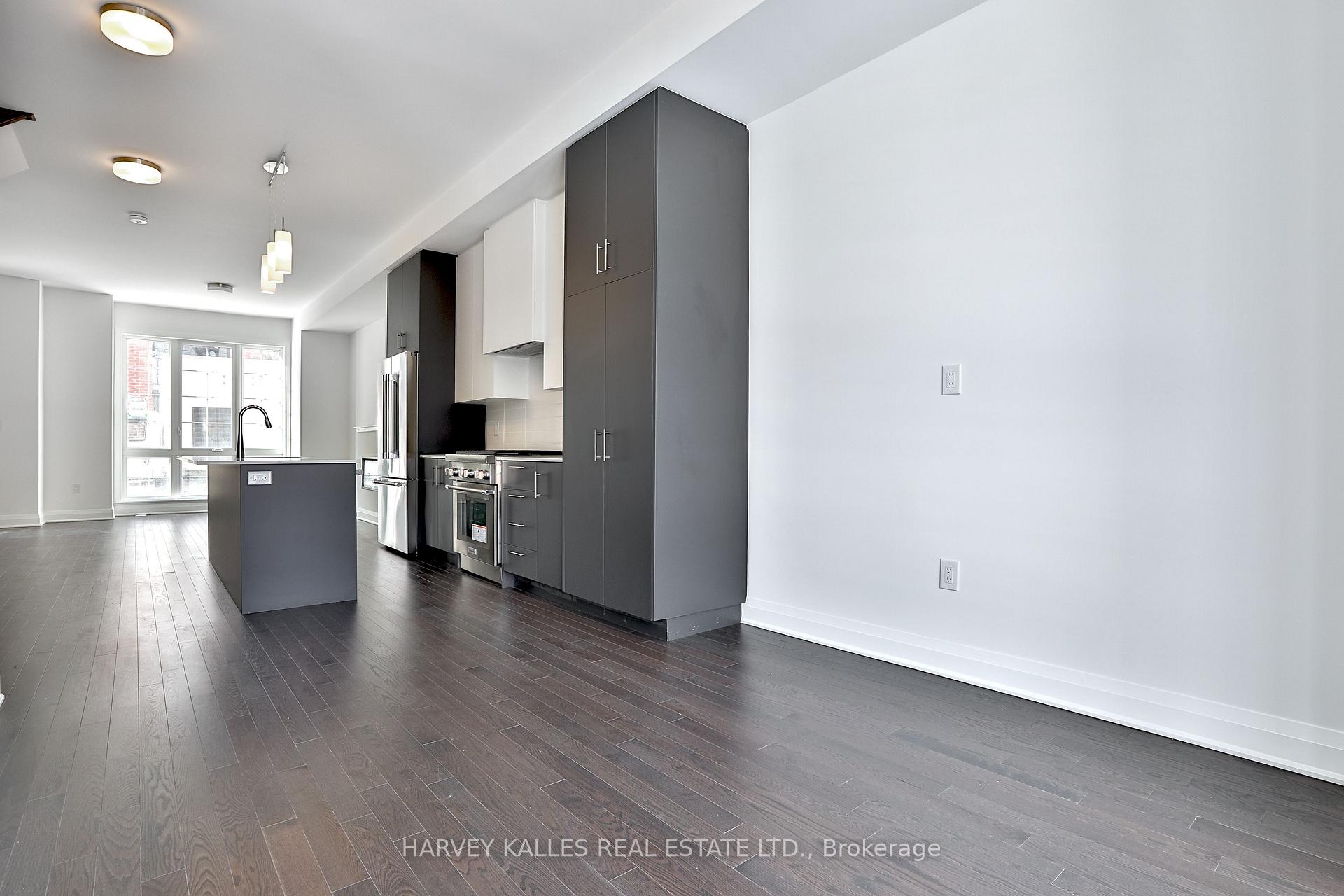 Photo 3 of Unit POTL 11, 300 Atkinson Avenue, Vaughan, Uplands — HOMEH
