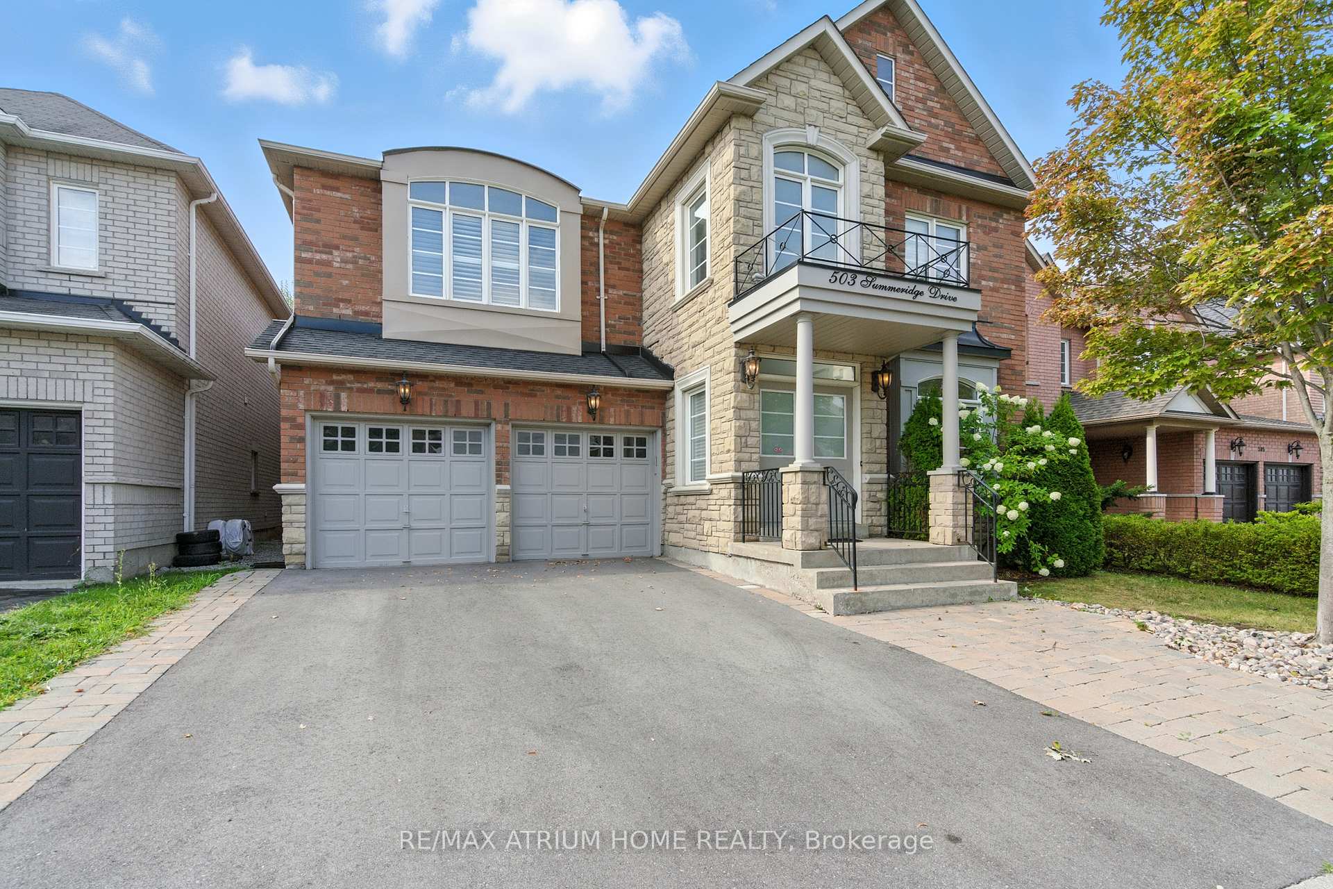 Photo 2 of 503 Summeridge Drive S, Vaughan, Patterson — HOMEH