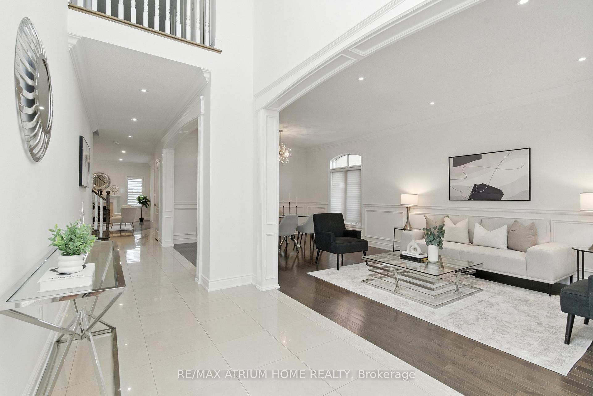 Photo 5 of 503 Summeridge Drive S, Vaughan, Patterson — HOMEH