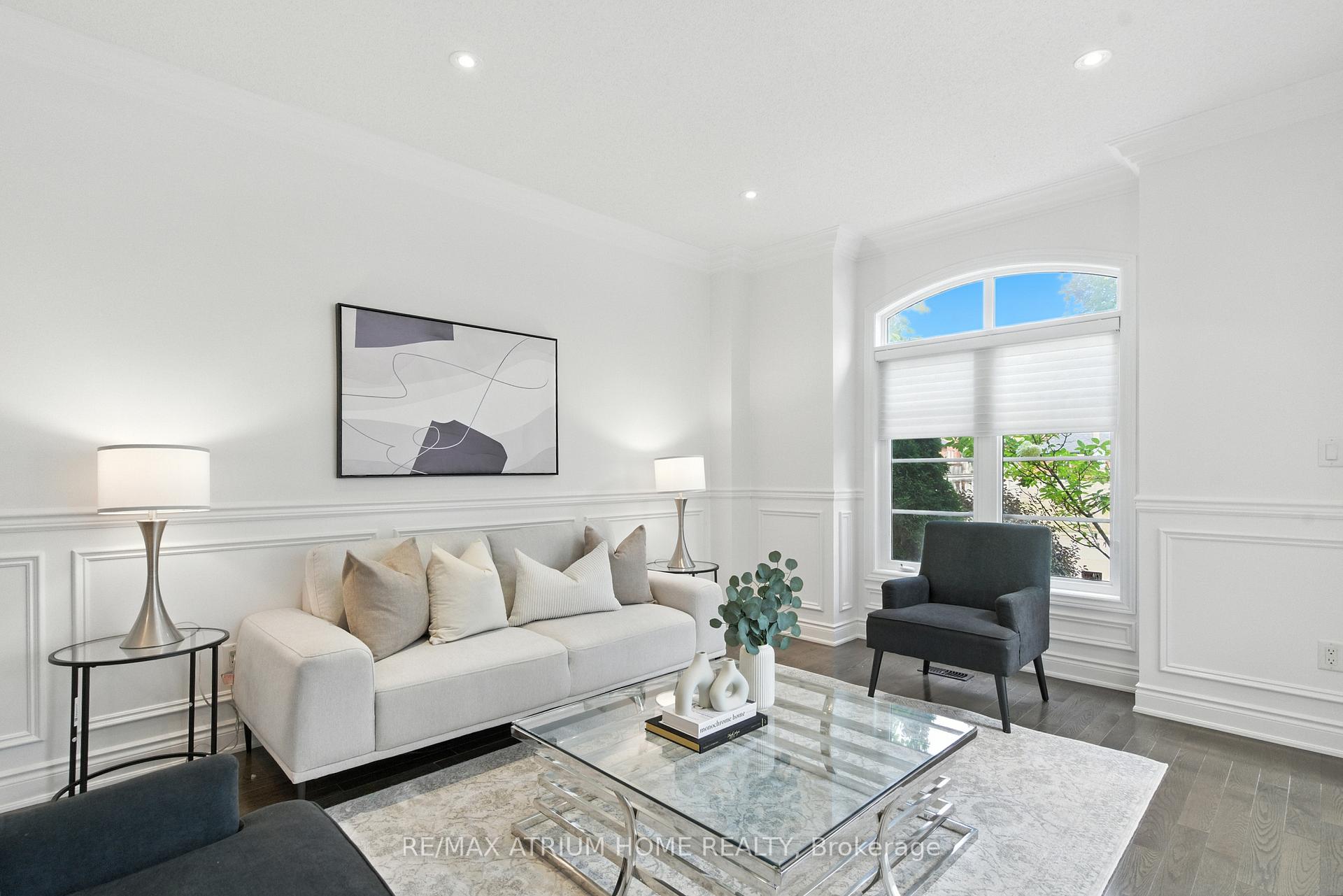 Photo 8 of 503 Summeridge Drive S, Vaughan, Patterson — HOMEH